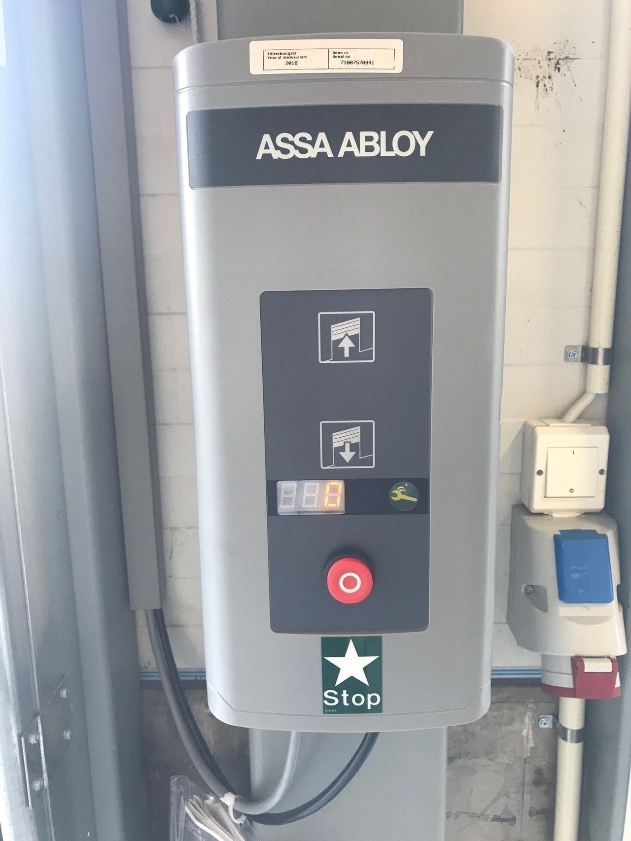 Kontrollpanel for elektrisk leddheisport. Galleribilde