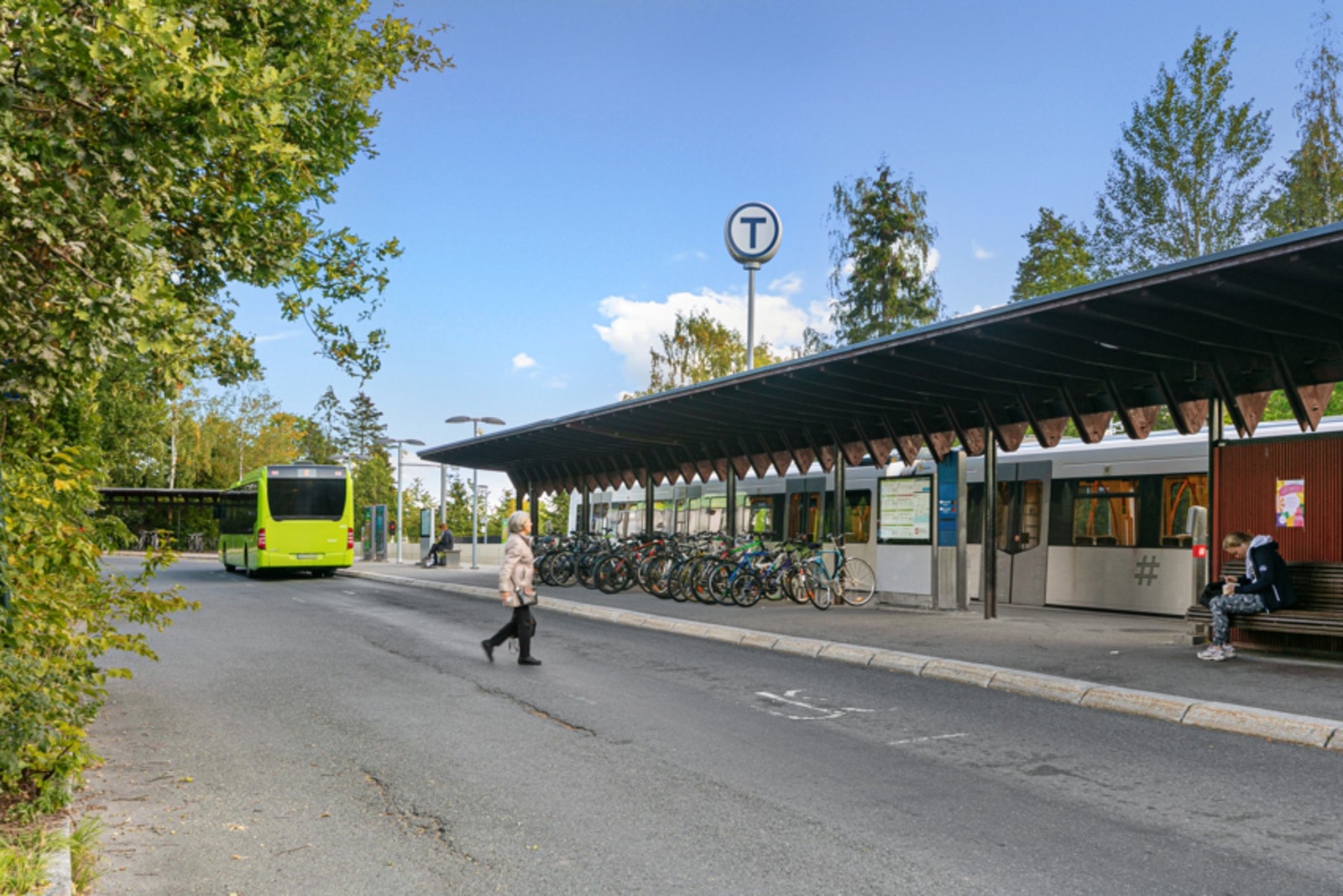 T-bane fra Østerås 4-5 minutters gange fra boligen Galleribilde