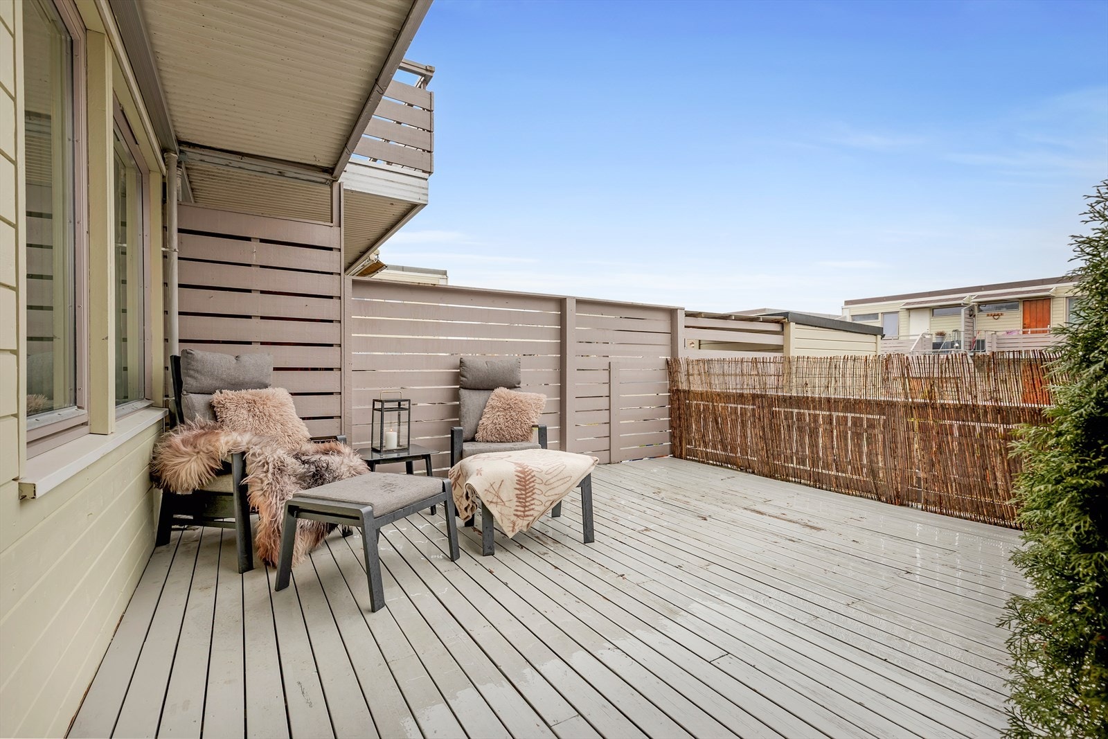 Terrassen ved inngangspartiet er oppmålt til 20 m². Galleribilde