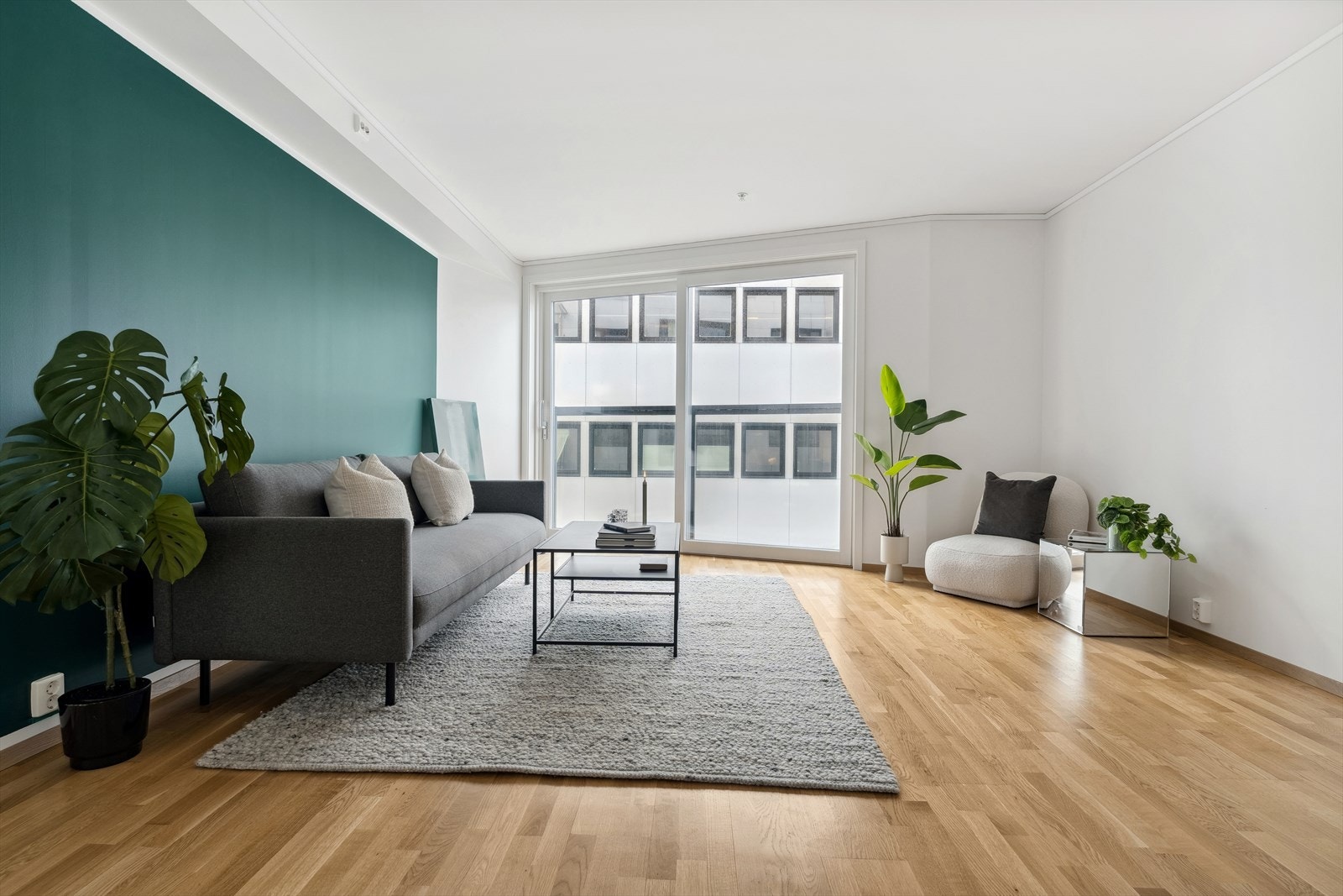 Det er energivennlig oppvarming med vannbåren gulvvarme i entrè og stue/kjøkken Galleribilde