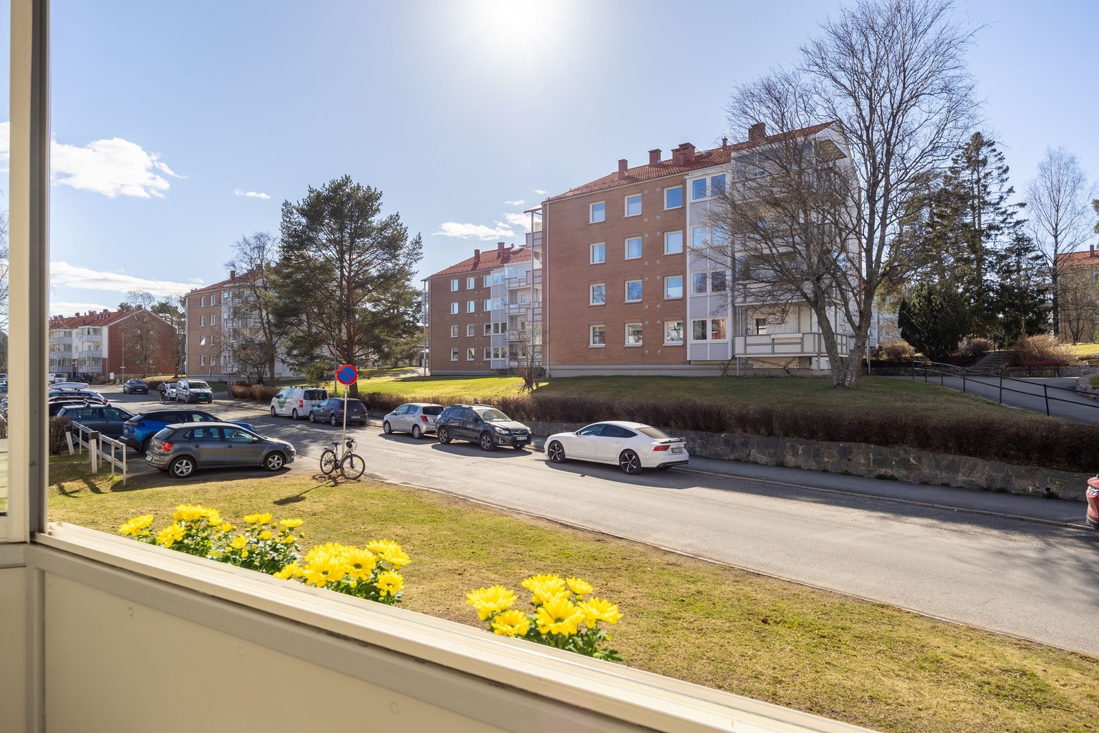 Balkongen er vestvendt med gode solforhold. Galleribilde