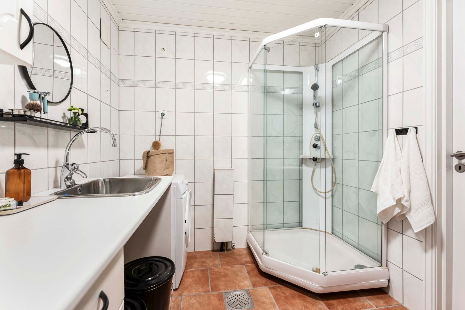 Installert et større dusjkabinett på dette baderommet Galleribilde
