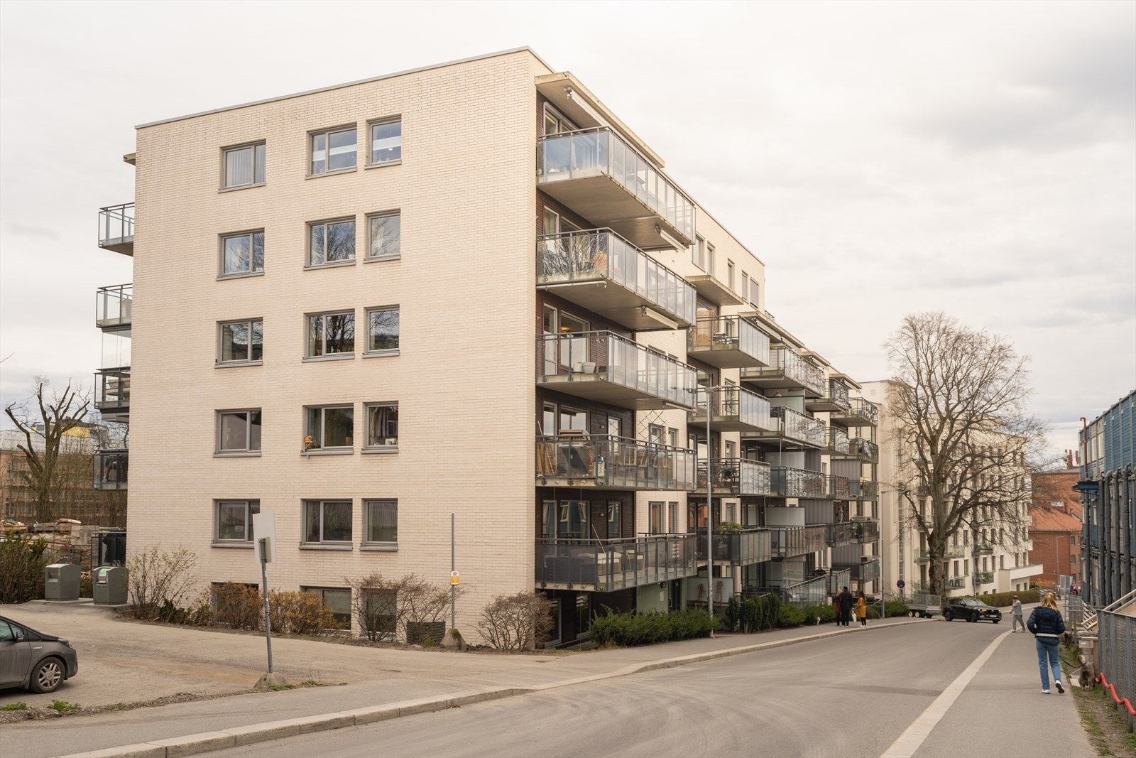 - Leiligheten har en perfekt beliggenhet for deg som ønsker å bo sentralt med nærhet til urbant byliv, og samtidig store, flotte grøntarealer like i nærheten - Galleribilde