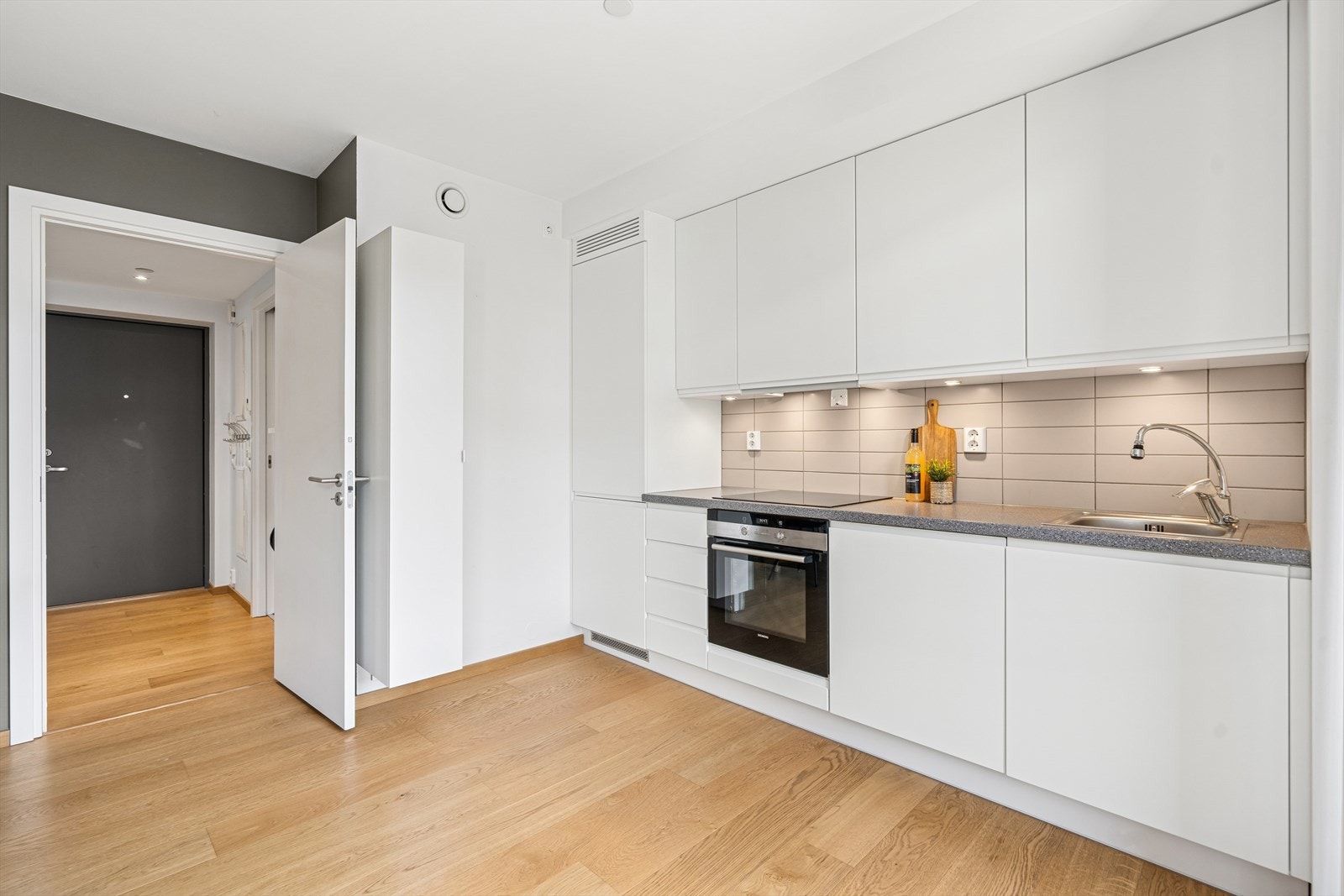 Leiligheten varmes opp med vannbåren varme i alle rom! Galleribilde