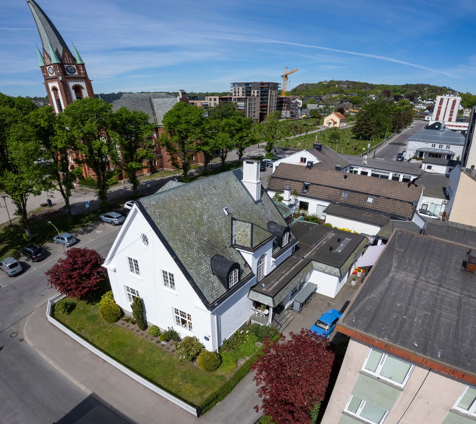 Vakker og storslått bolig med unikt håndtverk og historie! Galleribilde