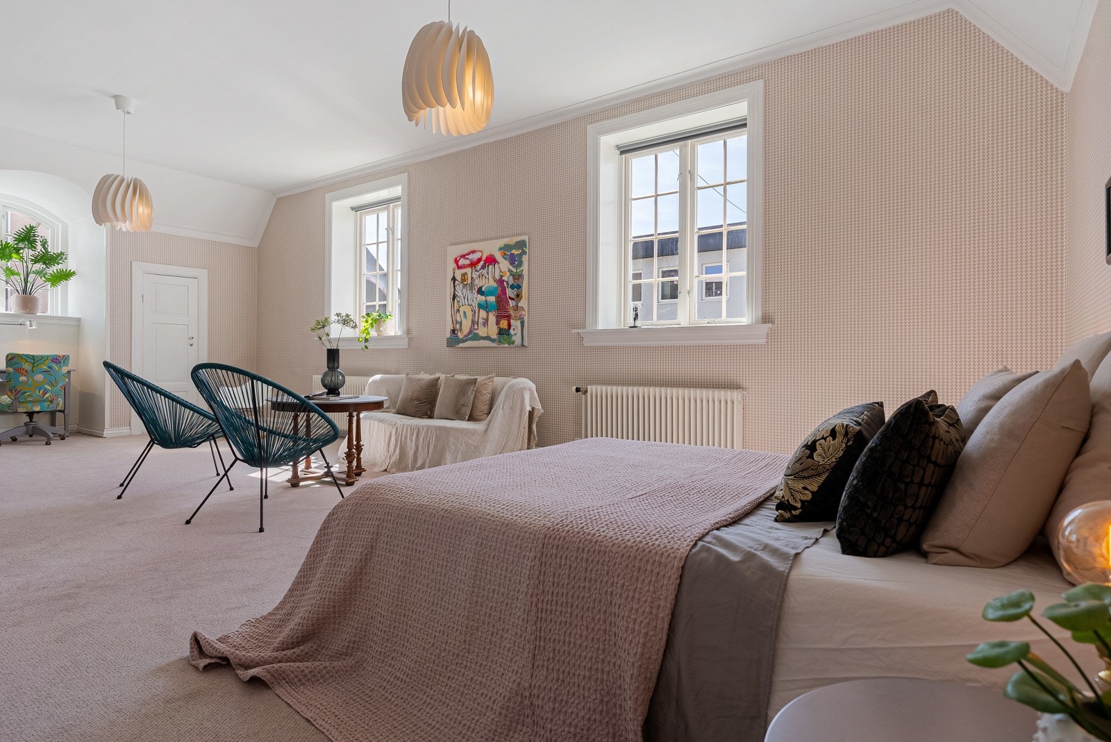 Gjesteseng i stuen (rommet kan enkelt deles i flere ved behov) Galleribilde