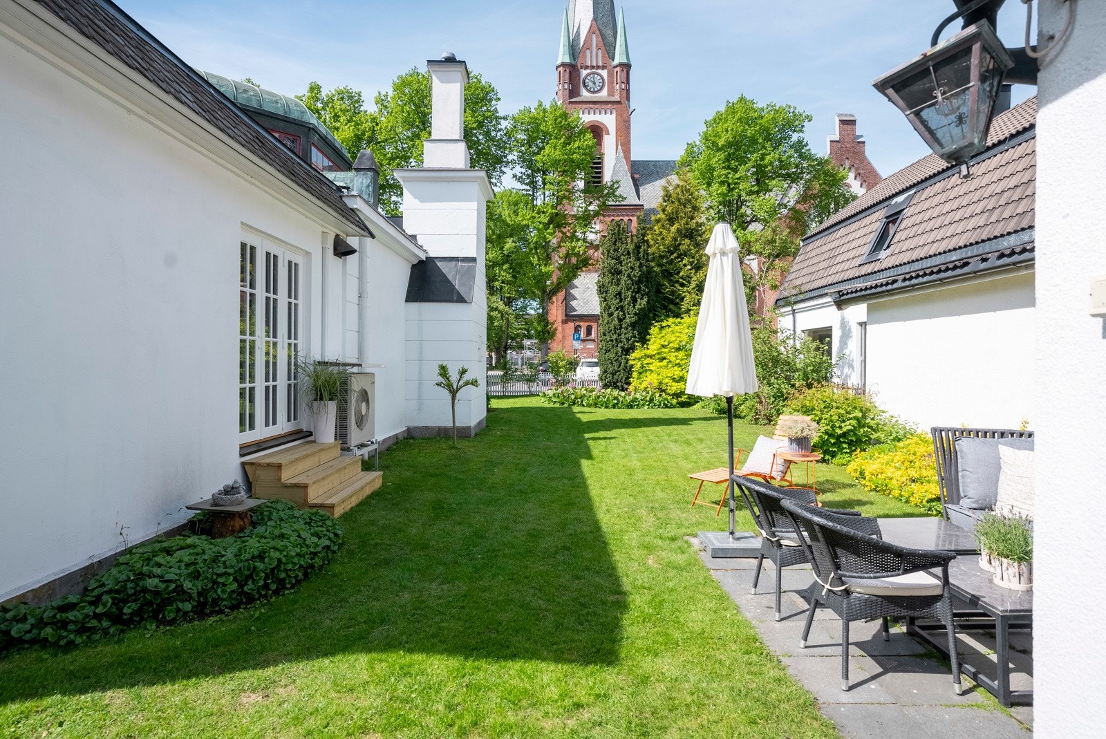 Her ser du Sandefjord Kirke i bakgrunnen - vakkert skue. Galleribilde