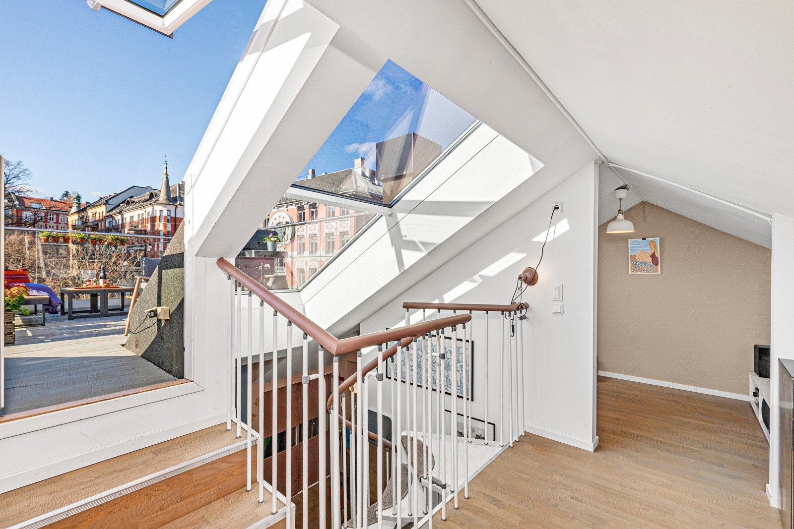 Bredbånd, varmtvann og fyring er inkludert i felleskostnadene. Galleribilde