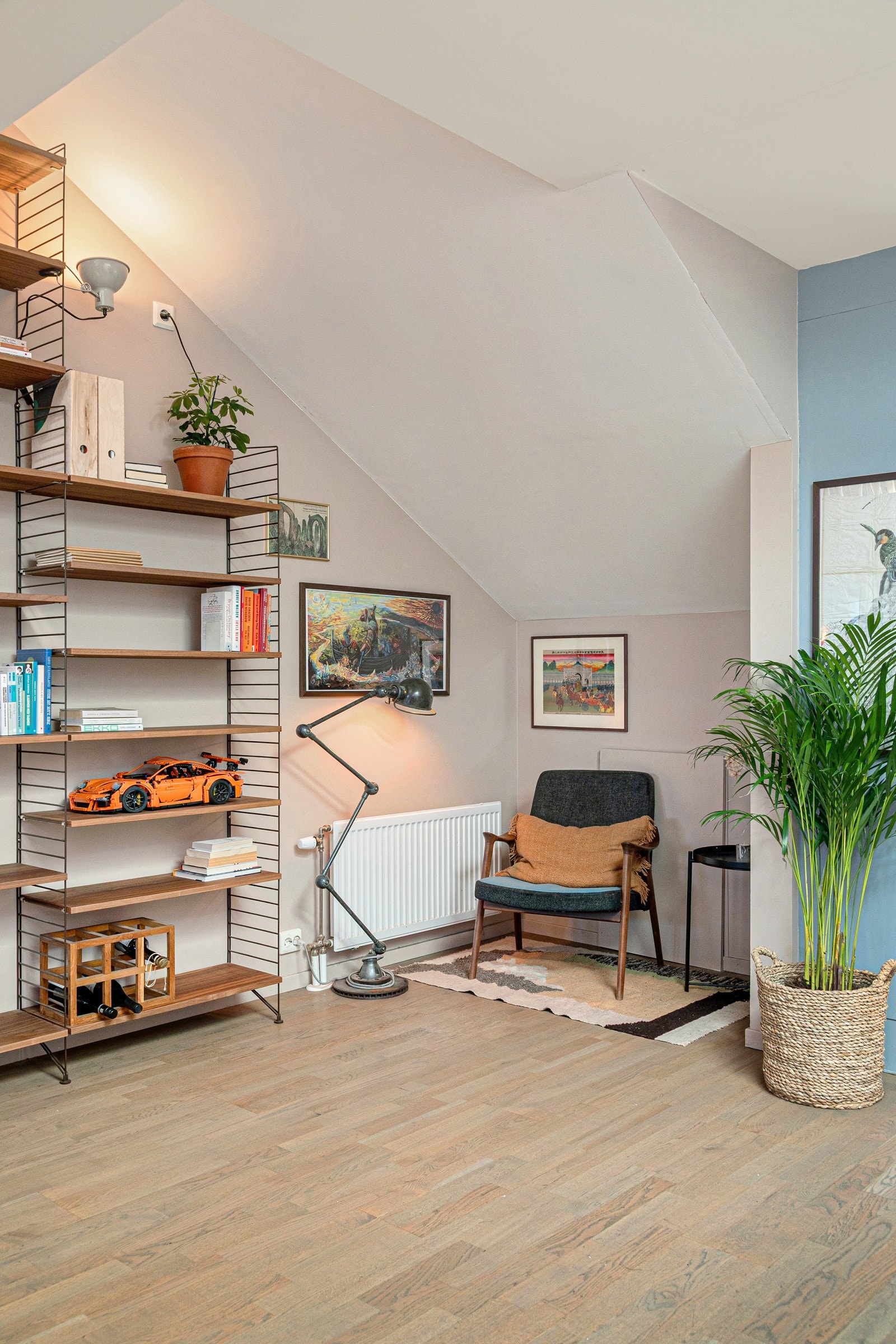 Malte overflater og parkett på gulv. Galleribilde