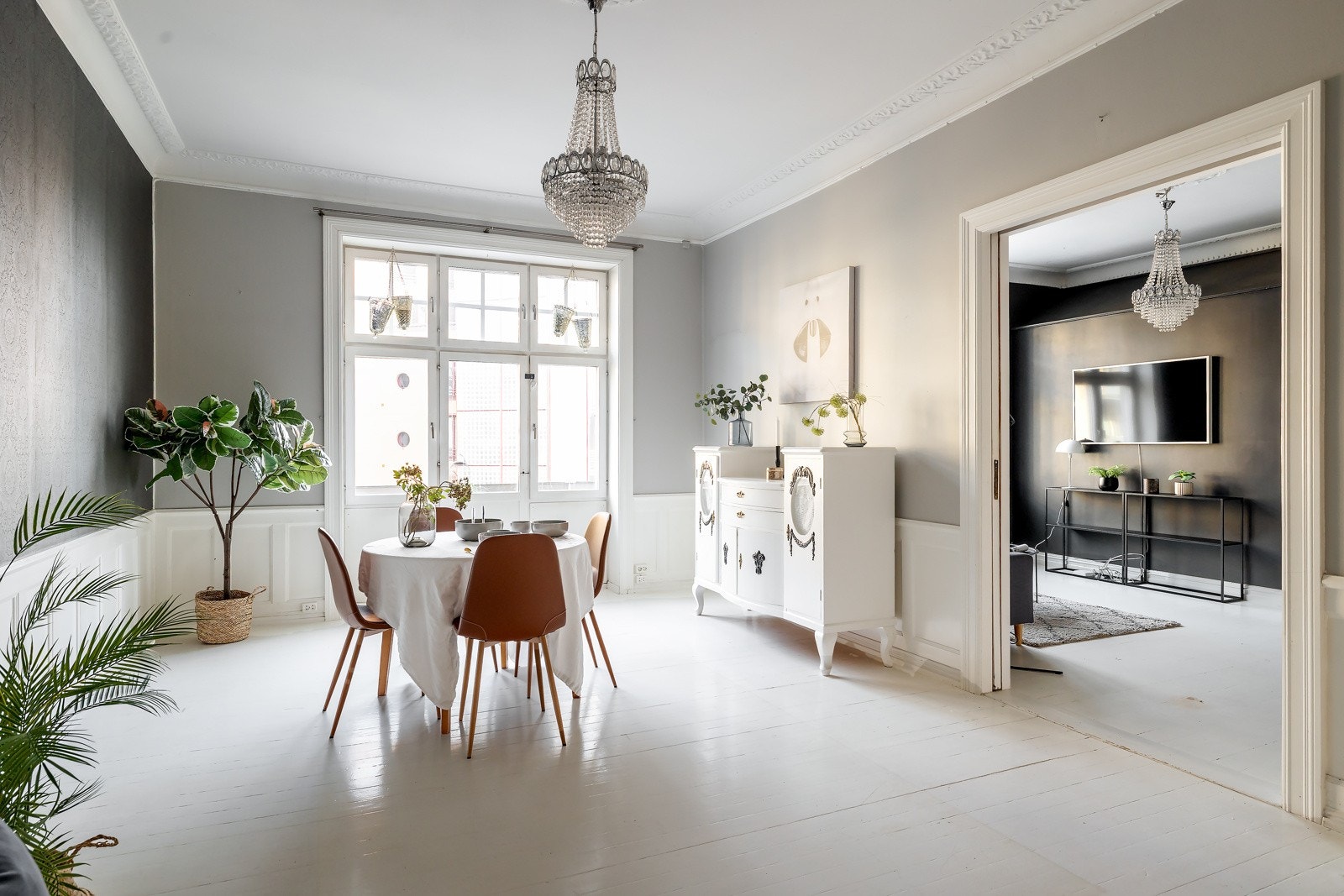 Velkommen til Ullevålsveien 35A - en stor og flott klassisk 5-roms med 2 balkonger og god planløsning med super beliggenhet på St. Hanshaugen Galleribilde