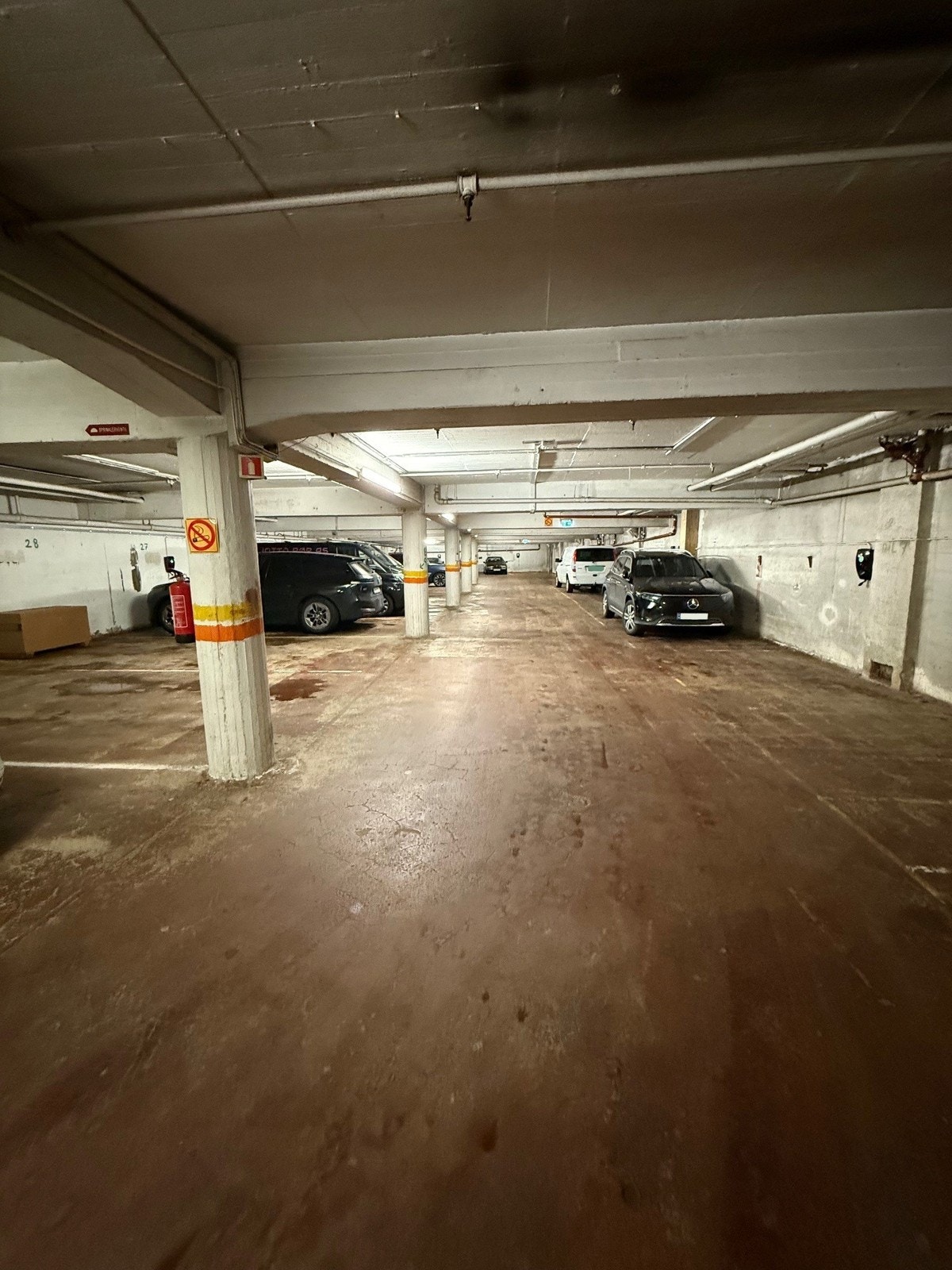 Det er mulighet å kjøpe garasjeplass i Parkeringssameiet Strandgaten 204 - Prisen er satt til kr 480.000,- + omkostninger Galleribilde