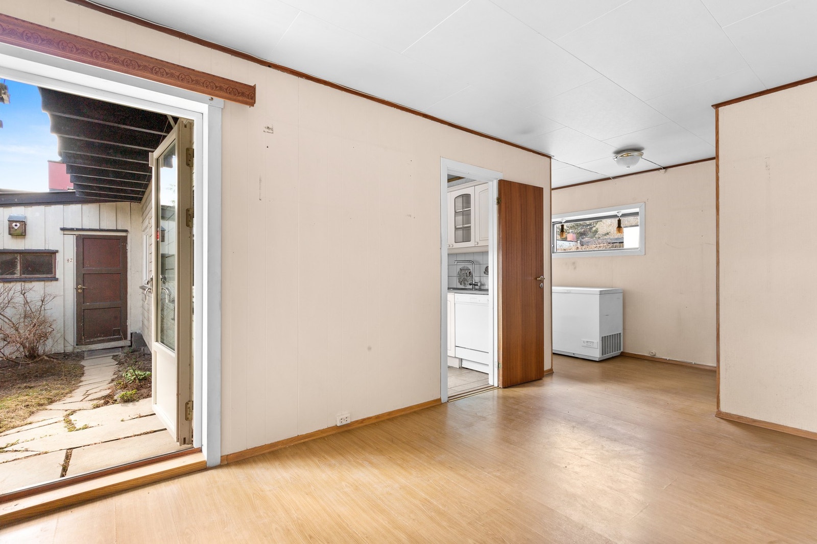 Man kan gå direkte fra bilen i garasjen og inn i atriet Galleribilde