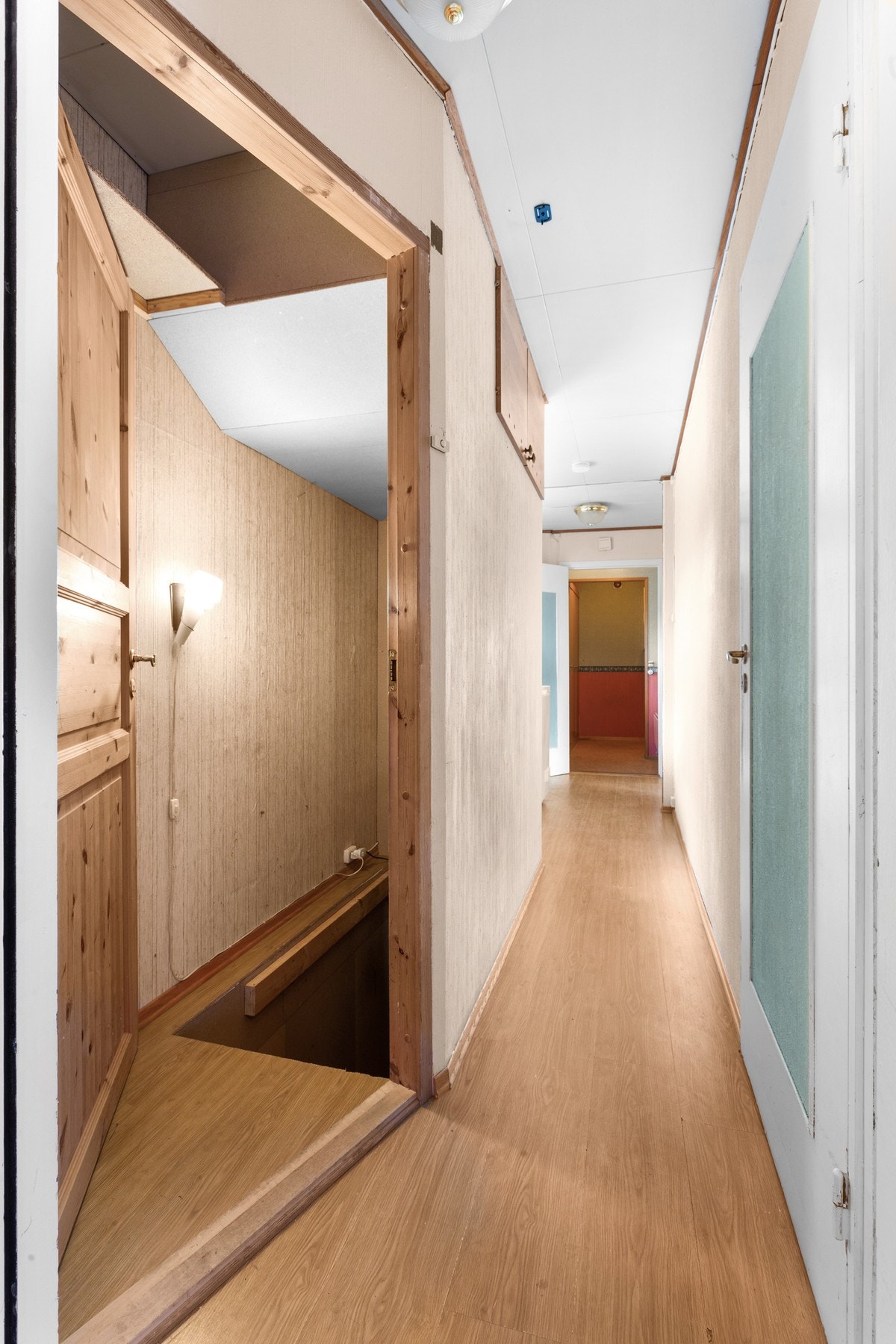 Nedgang fra hallen til kjelleren Galleribilde