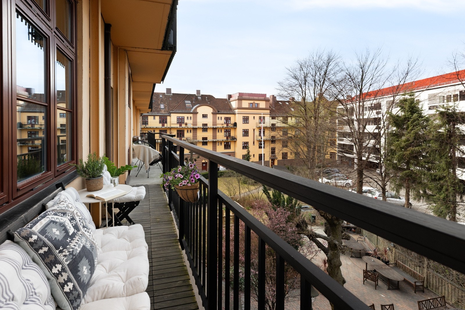 Flott vestvendt balkong Galleribilde