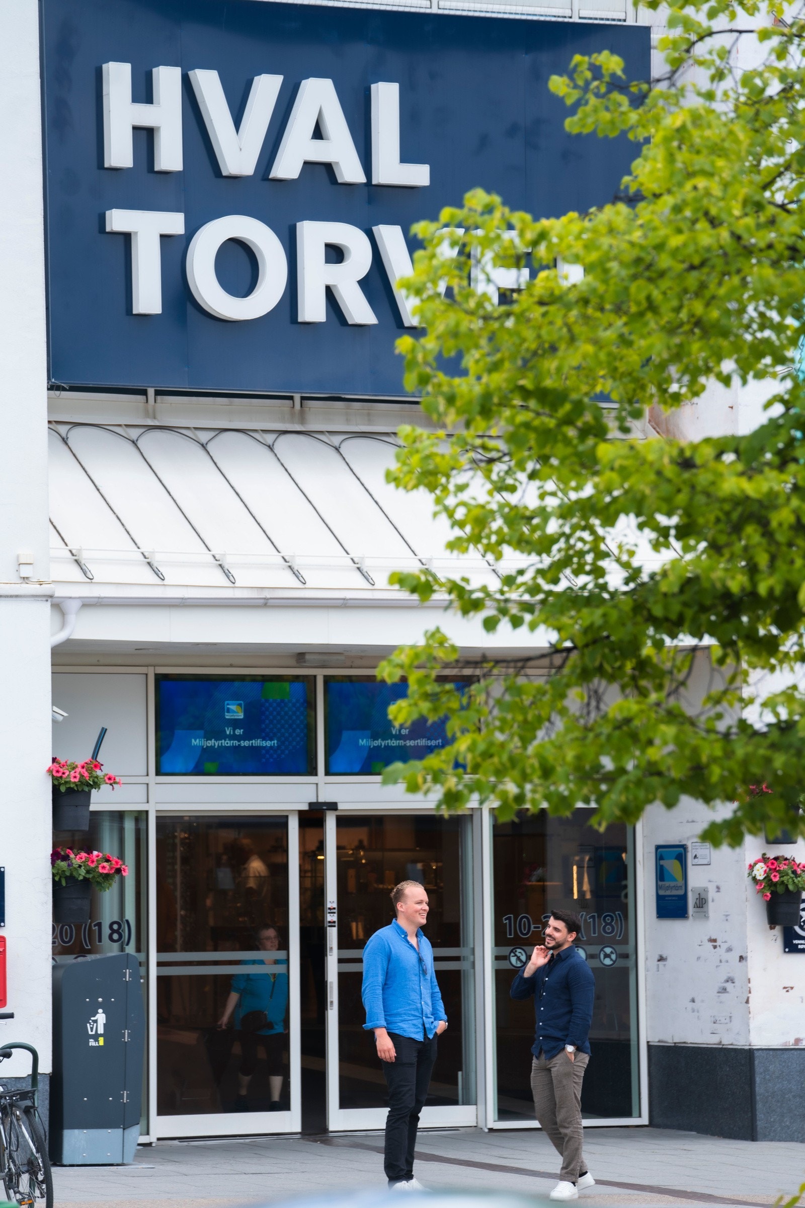 I sentrum er det både kjøpesenter og et rikt utvalg av mindre nisjebutikker. Galleribilde