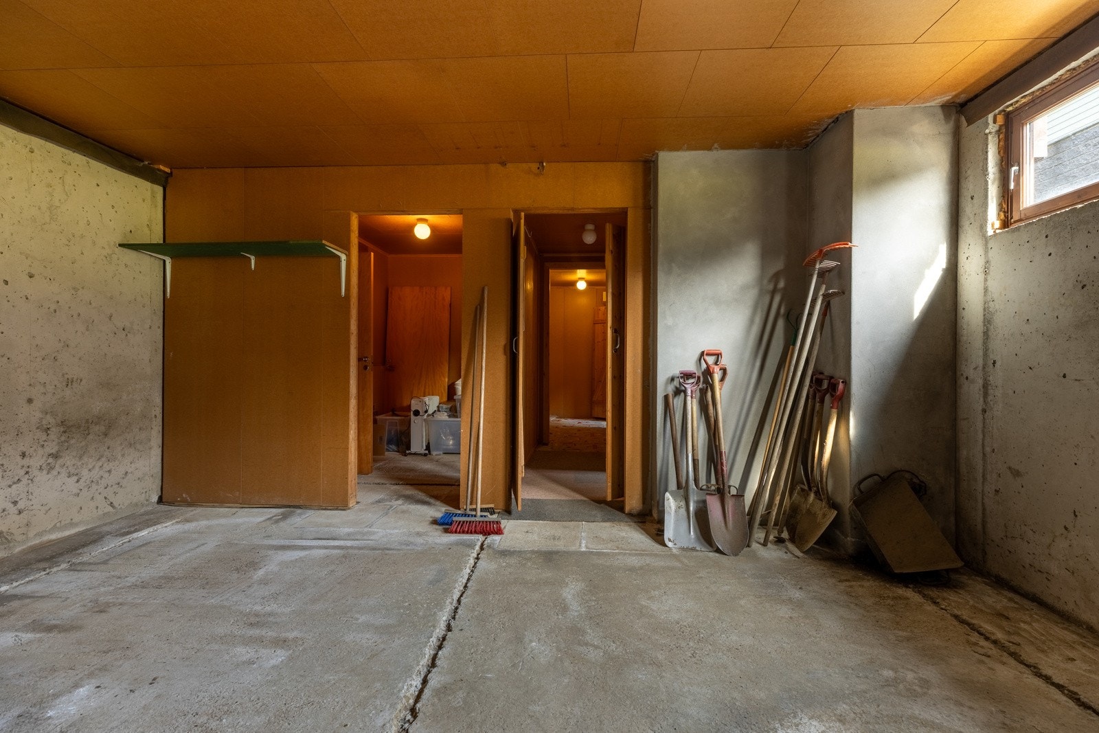 Boder i kjeller. Galleribilde