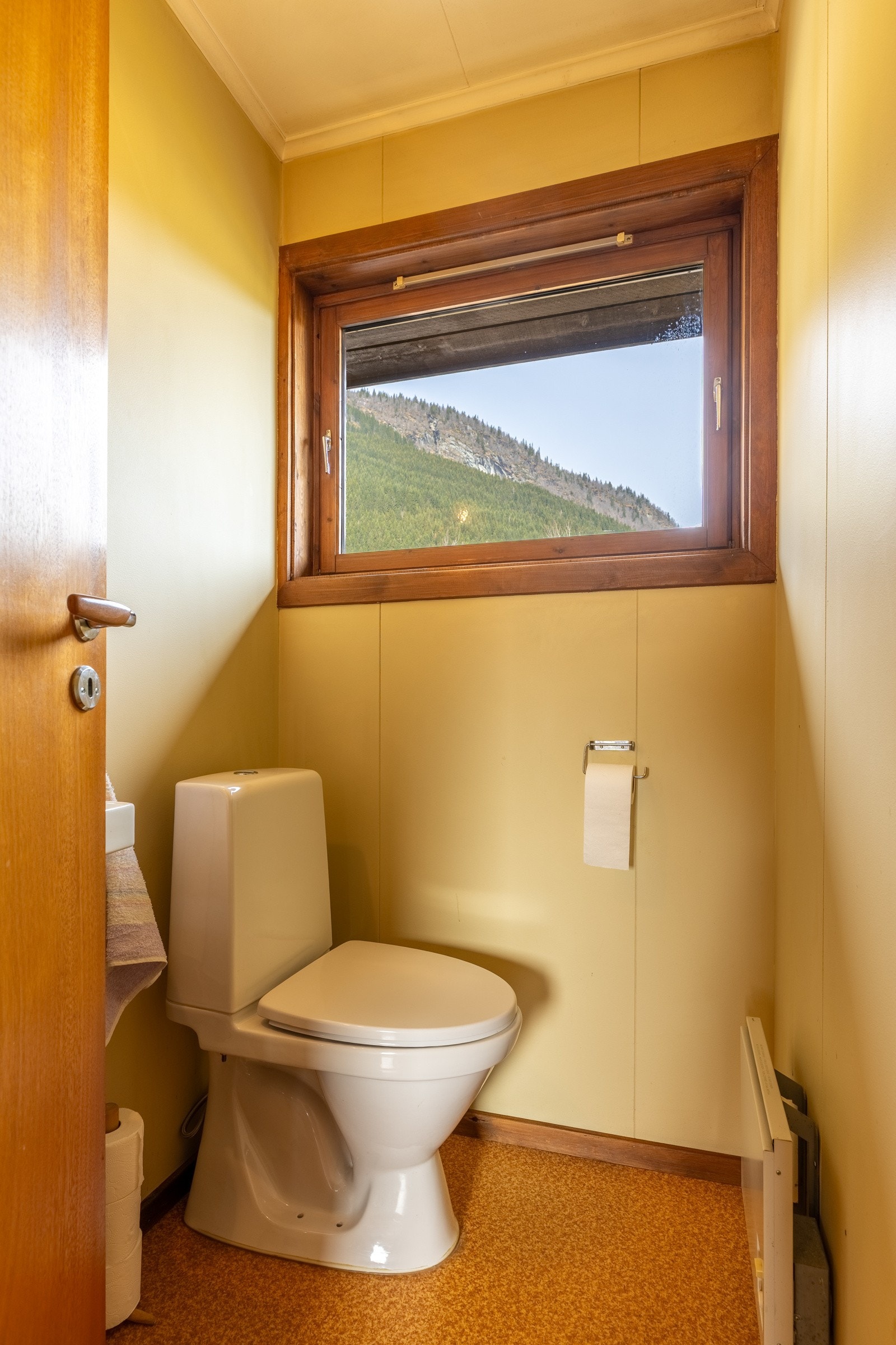 Toalett i hovedetasjen. Galleribilde