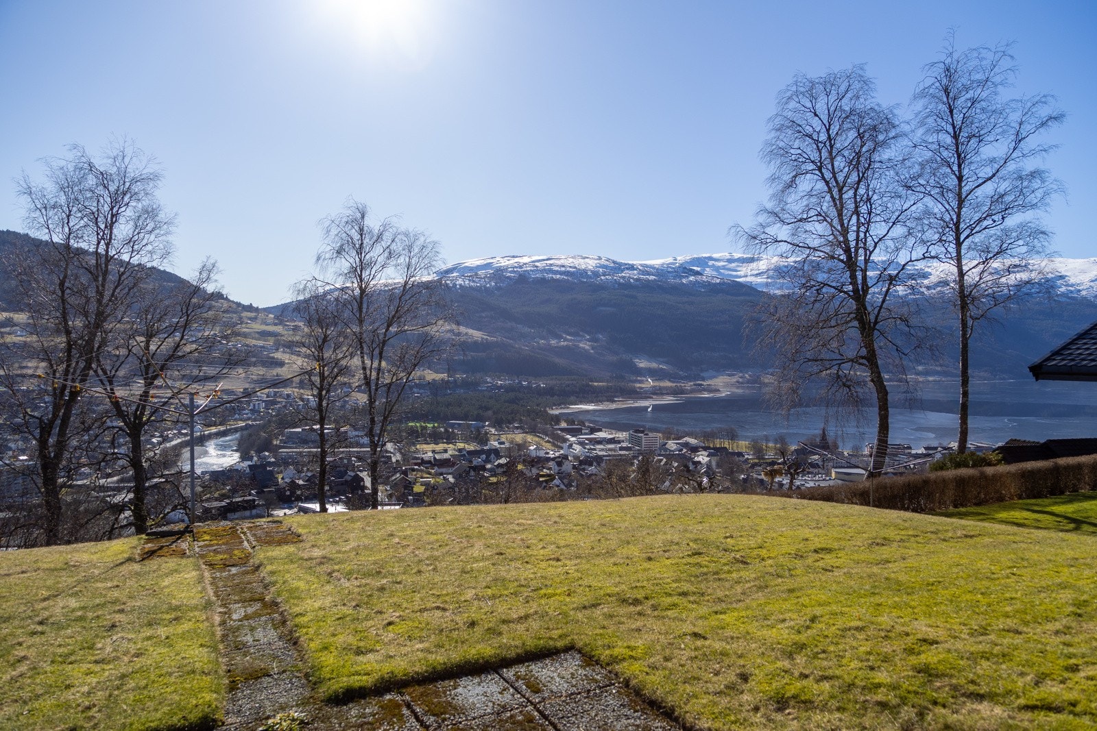 Utsikt fra uteplass. Galleribilde