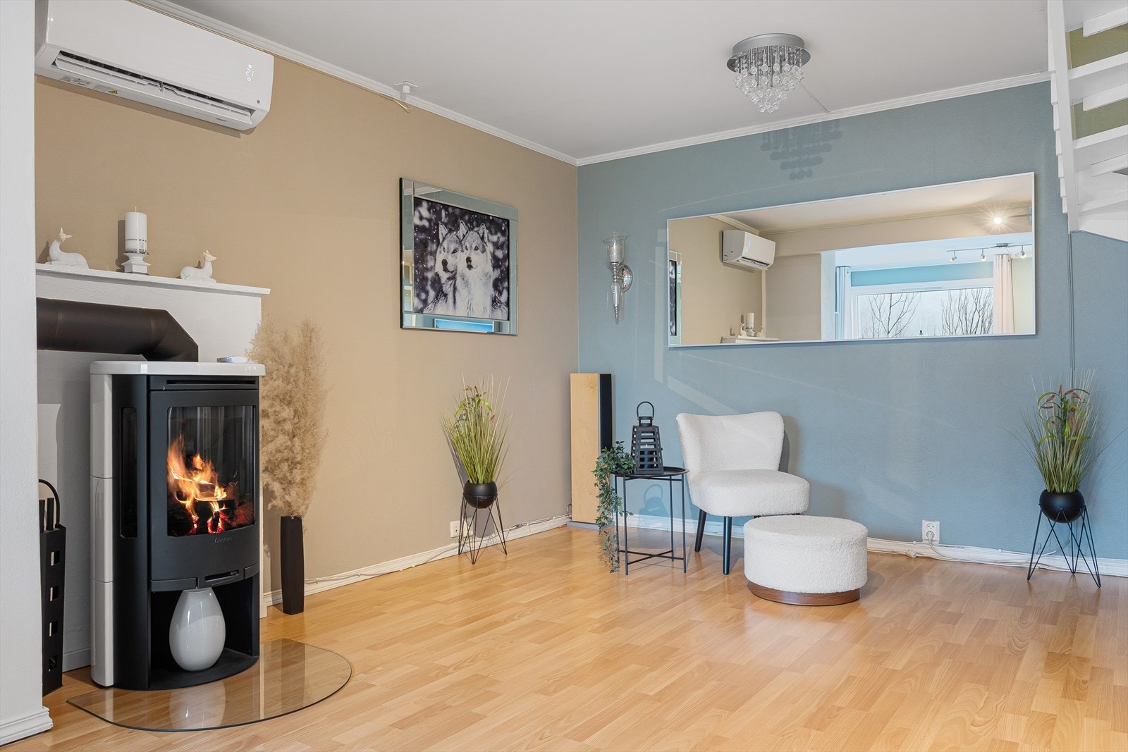 Det er god plass til spisestue med plass til mange gjester. Galleribilde