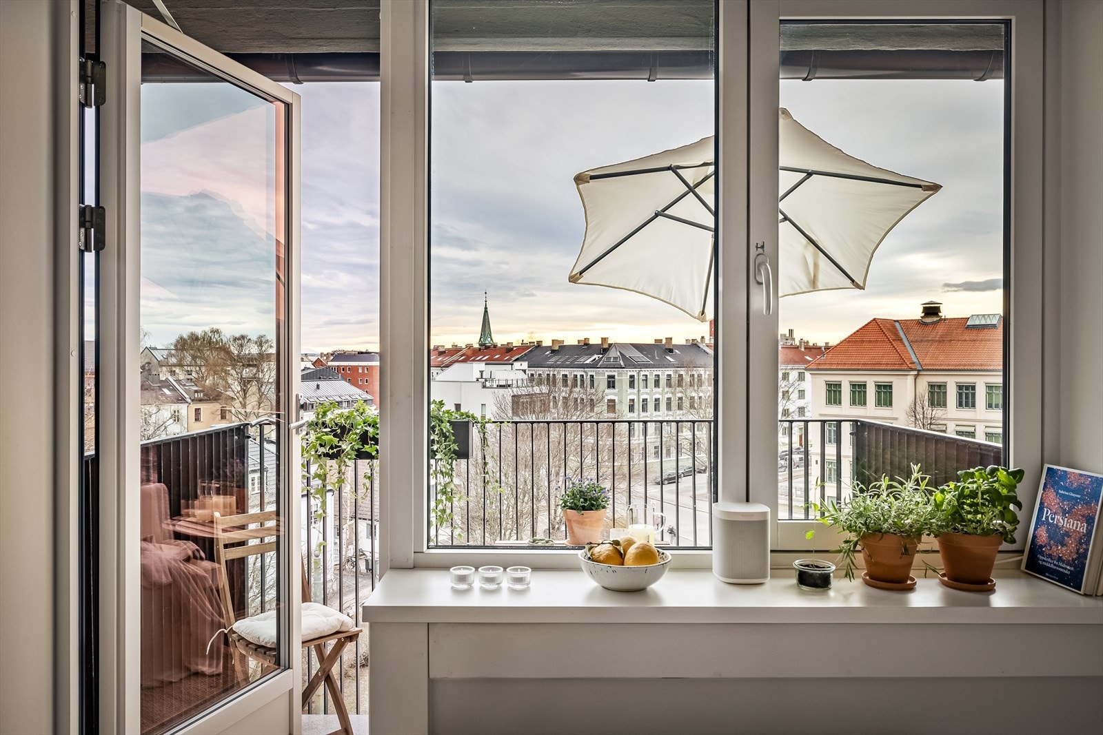 Utgang fra stuen til balkong Galleribilde