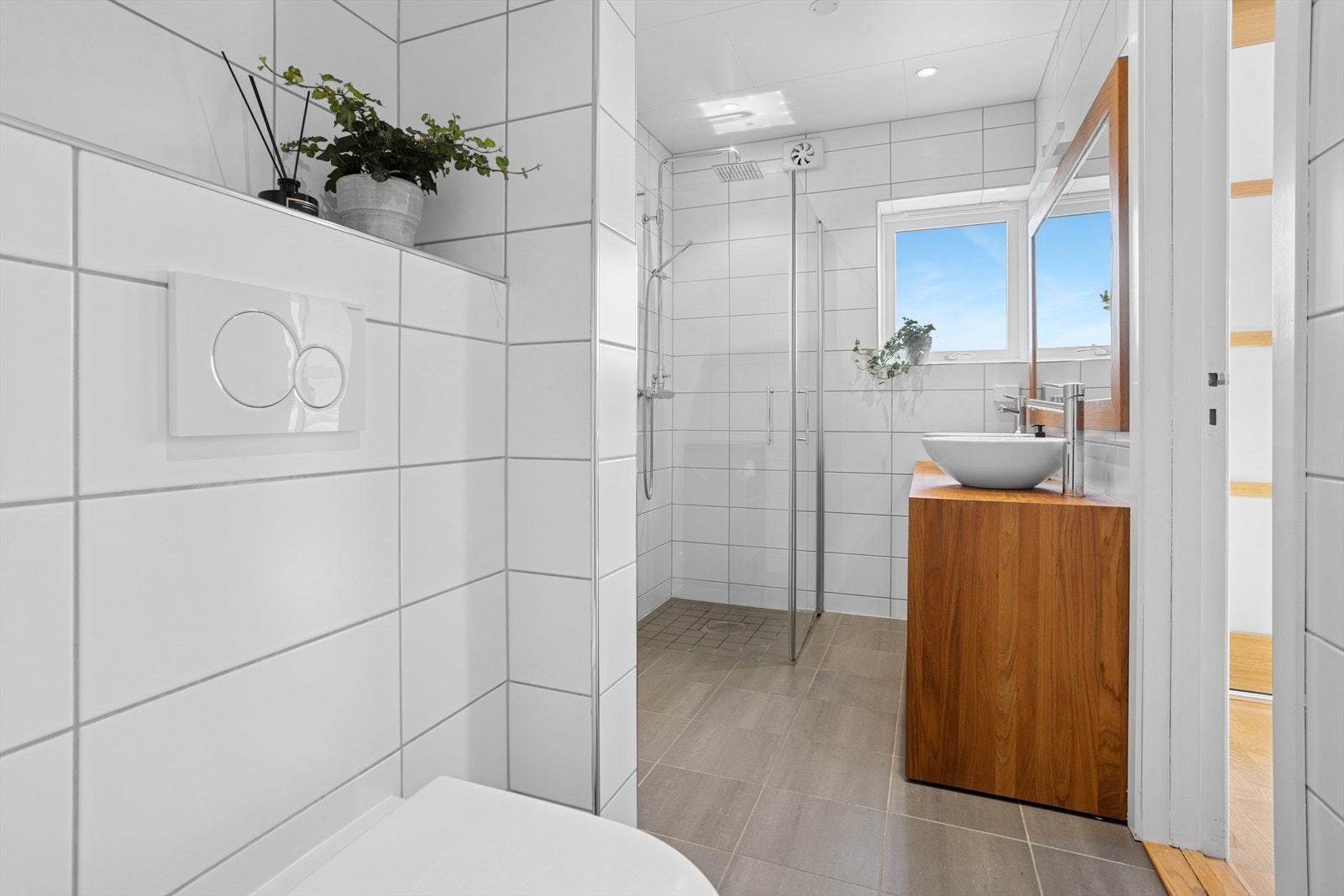 Pent bad med direkte inngang fra hovedsoverom. Galleribilde