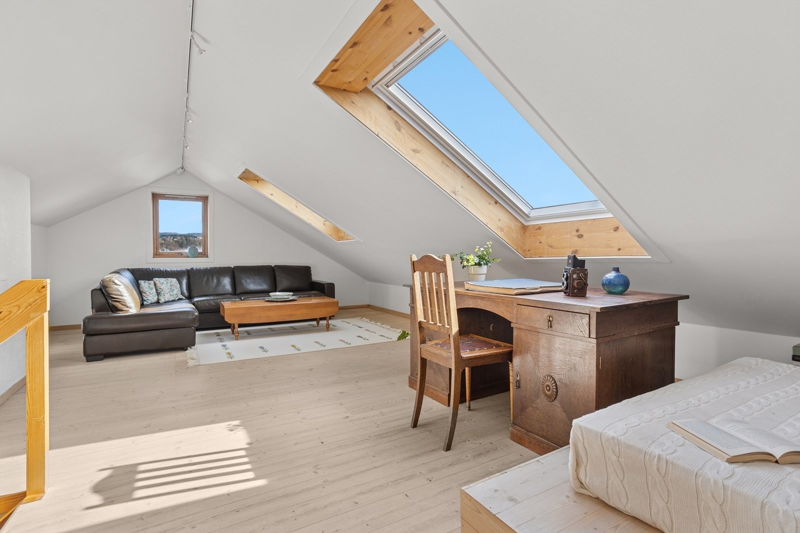 Loftsetasje med loftstue. Galleribilde