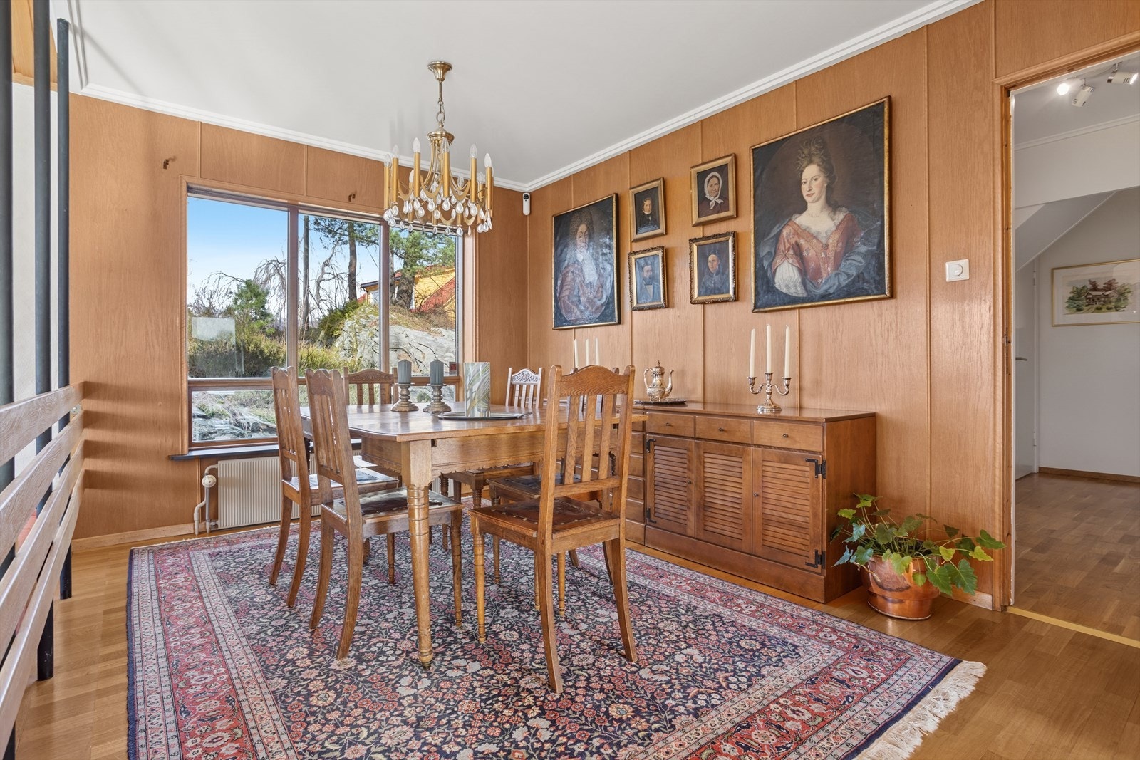 Spisestue. Galleribilde