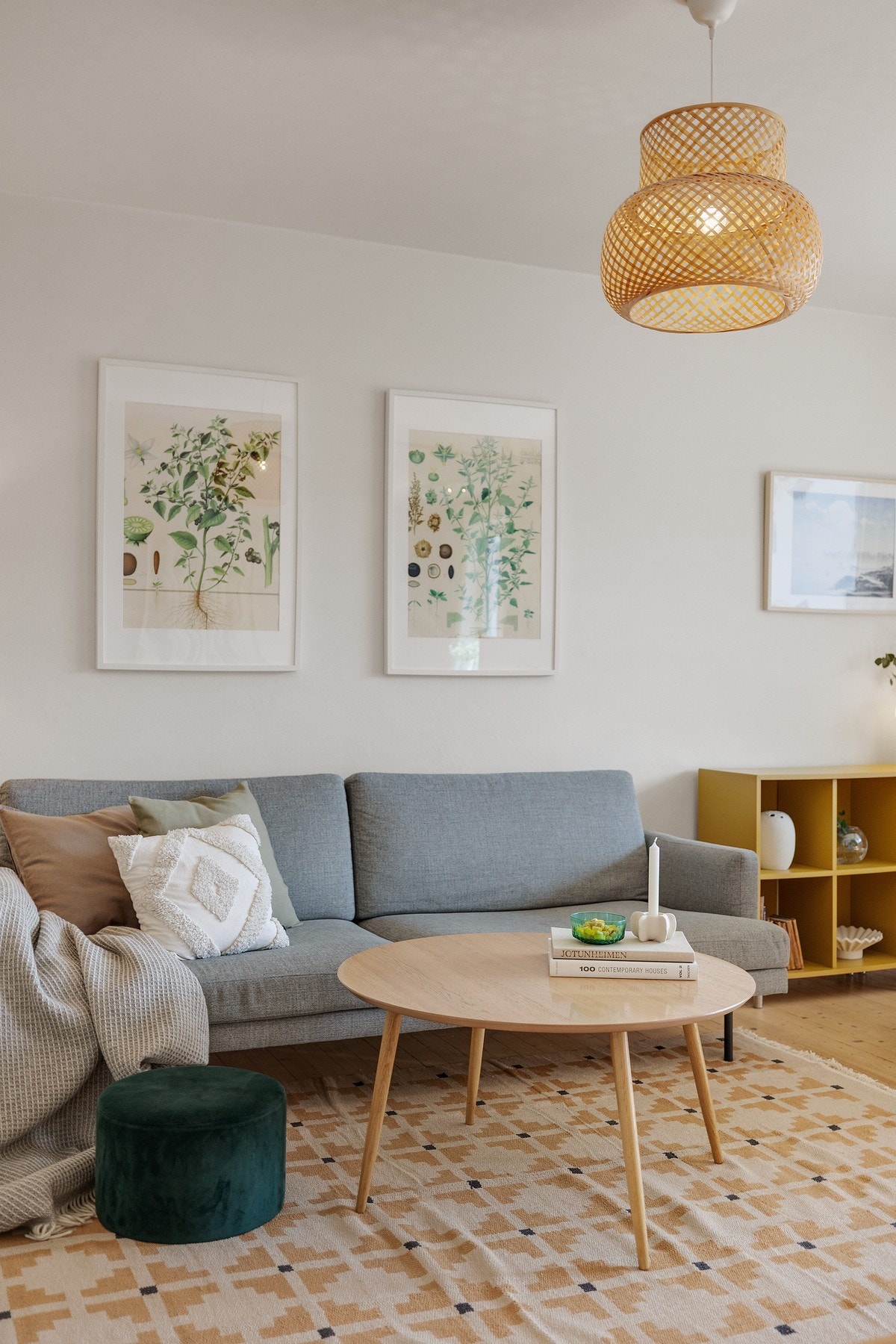 Det er plass til sofagruppe og medievegg Galleribilde