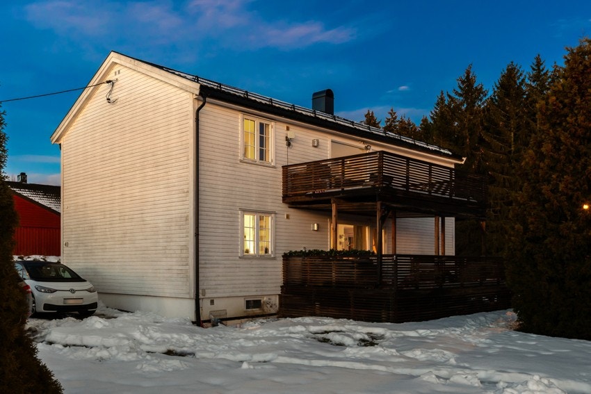 I tillegg har boligen tilgang til fellesområder i kjelleretasjen, hvor du finner felles vaskerom, boder og teknisk rom. Galleribilde