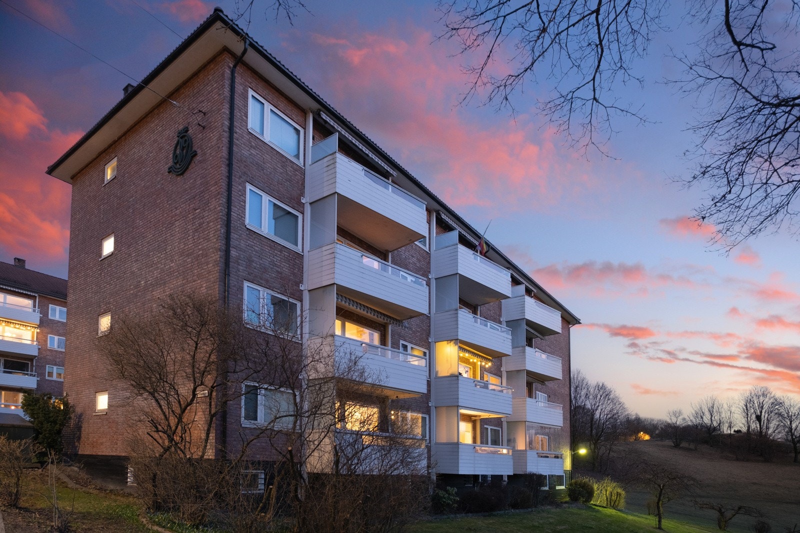 Fra boligen er det utsyn mot nydelige grøntarealer. Galleribilde