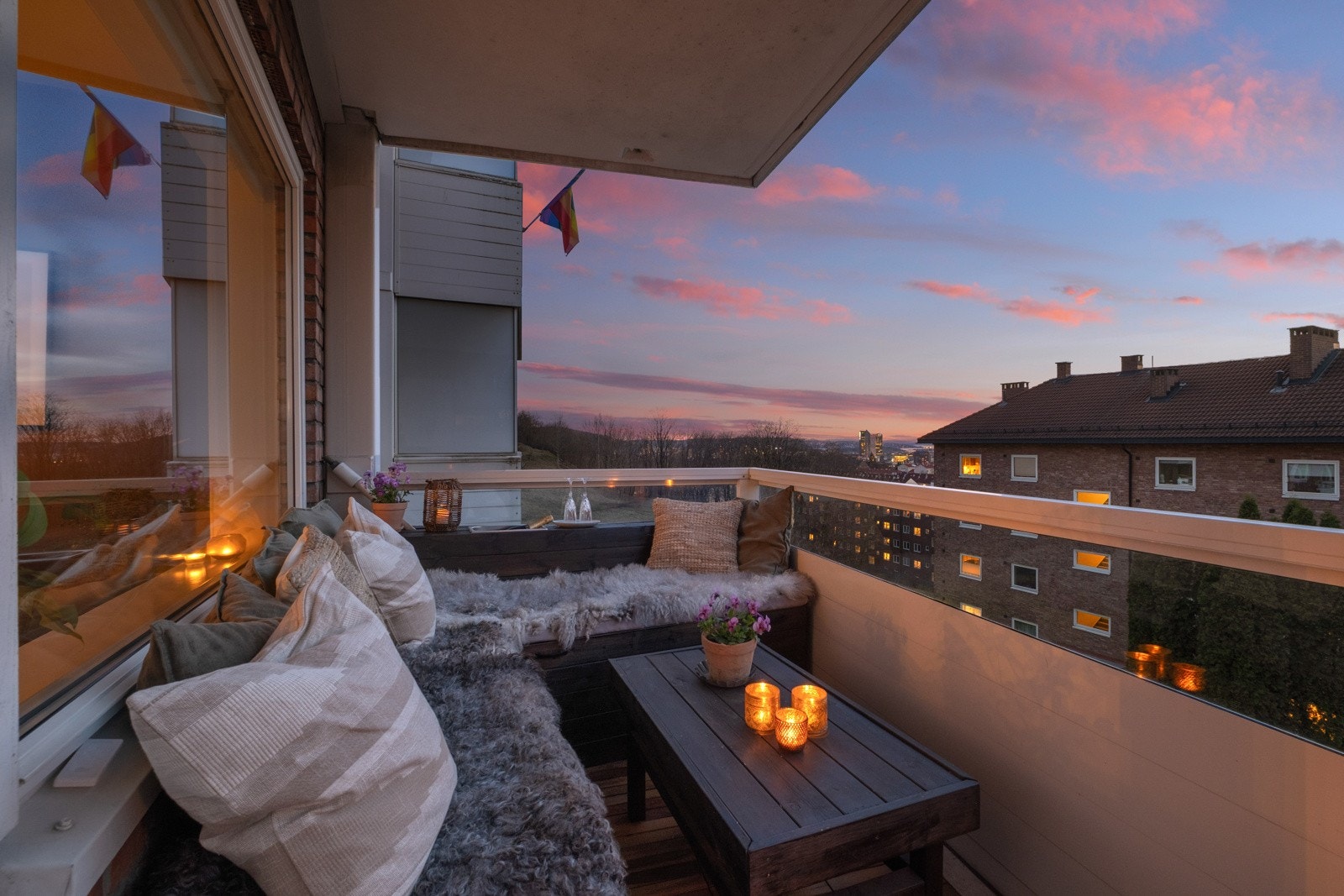 På den vestvendte balkongen kan du nyte sene sommerkvelder. Galleribilde