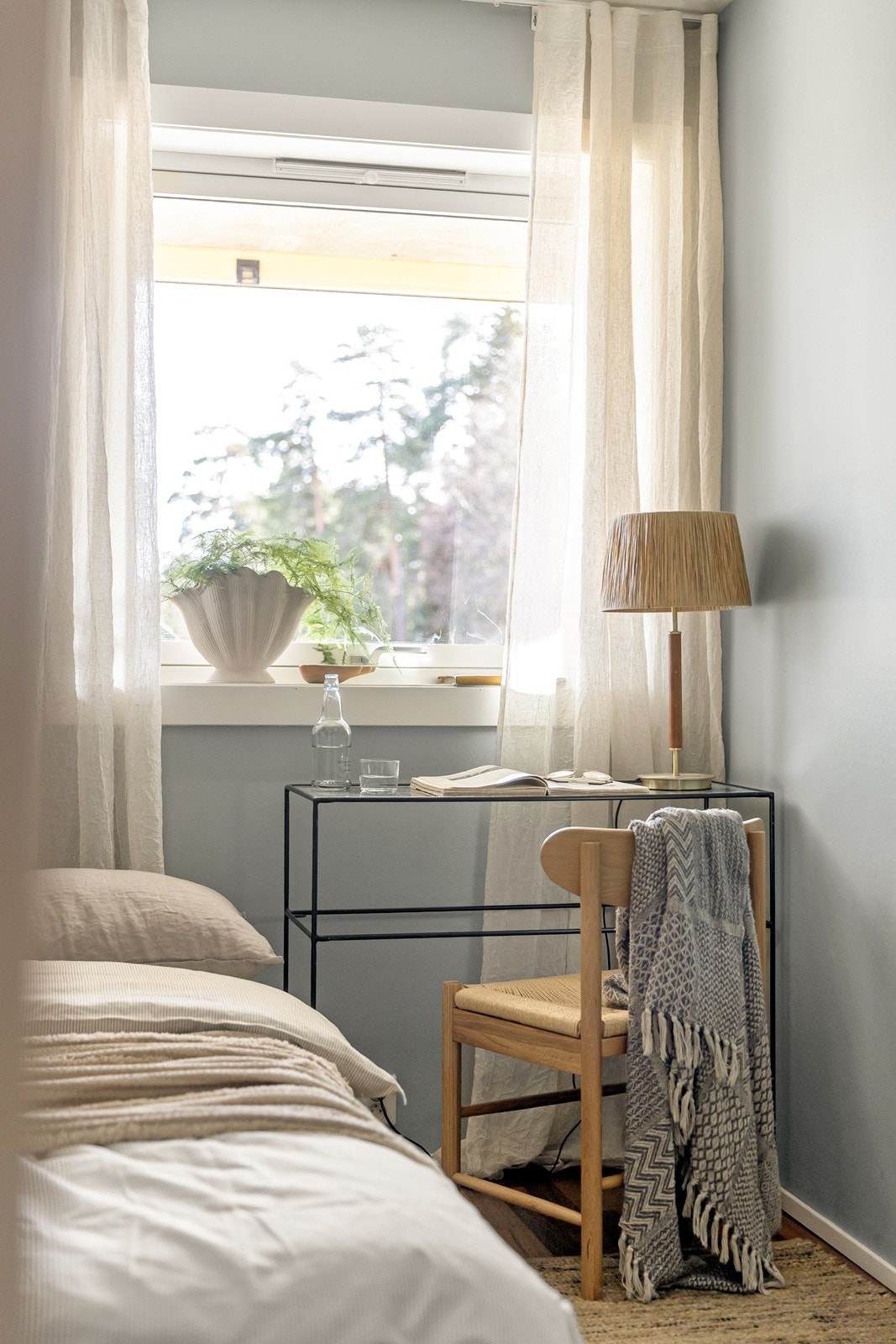 Soverom 2 vender ut mot Kranveien og grønne omgivelser (ingen store bygg rett i mot) Galleribilde