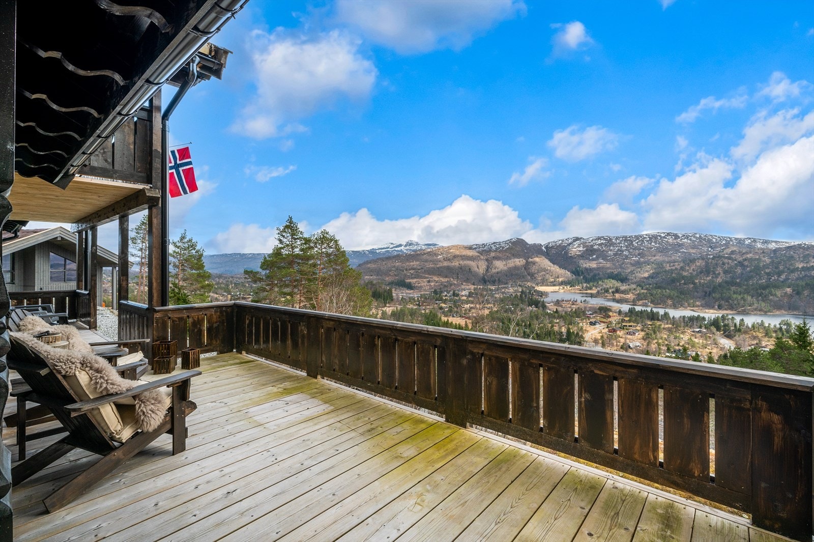 - Et perfekt sted å nyte de fine dagene Kvamskogen har å by på - Galleribilde