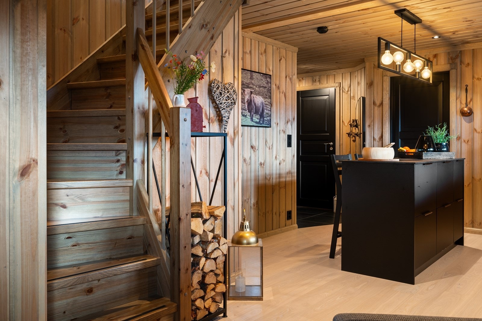 - Vi beveger oss opp til hyttens andre etasje - Galleribilde