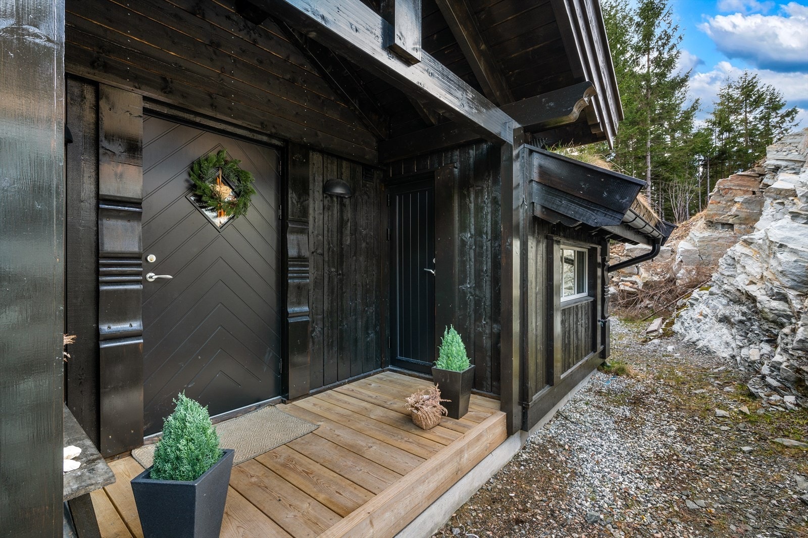 - Pent opparbeidet inngangsparti - Galleribilde