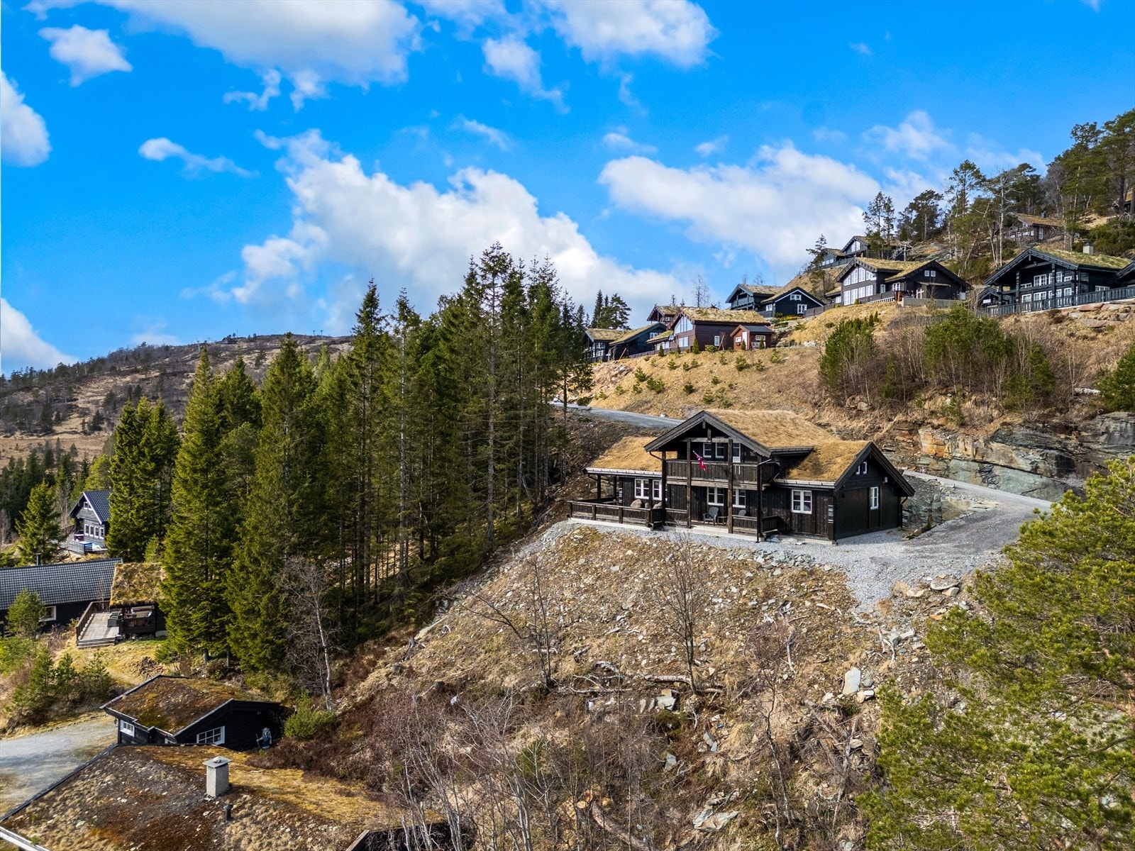 - Ny eier får gleden av en tomt på hele 606m²(!) - Galleribilde