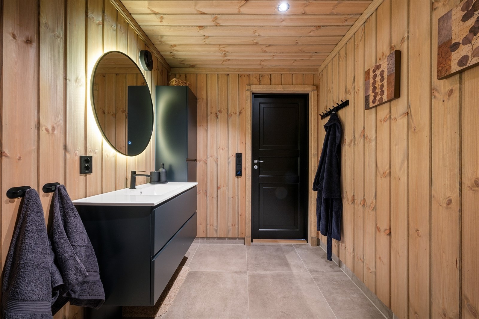 - Et praktisk og funksjonelt baderom - Galleribilde