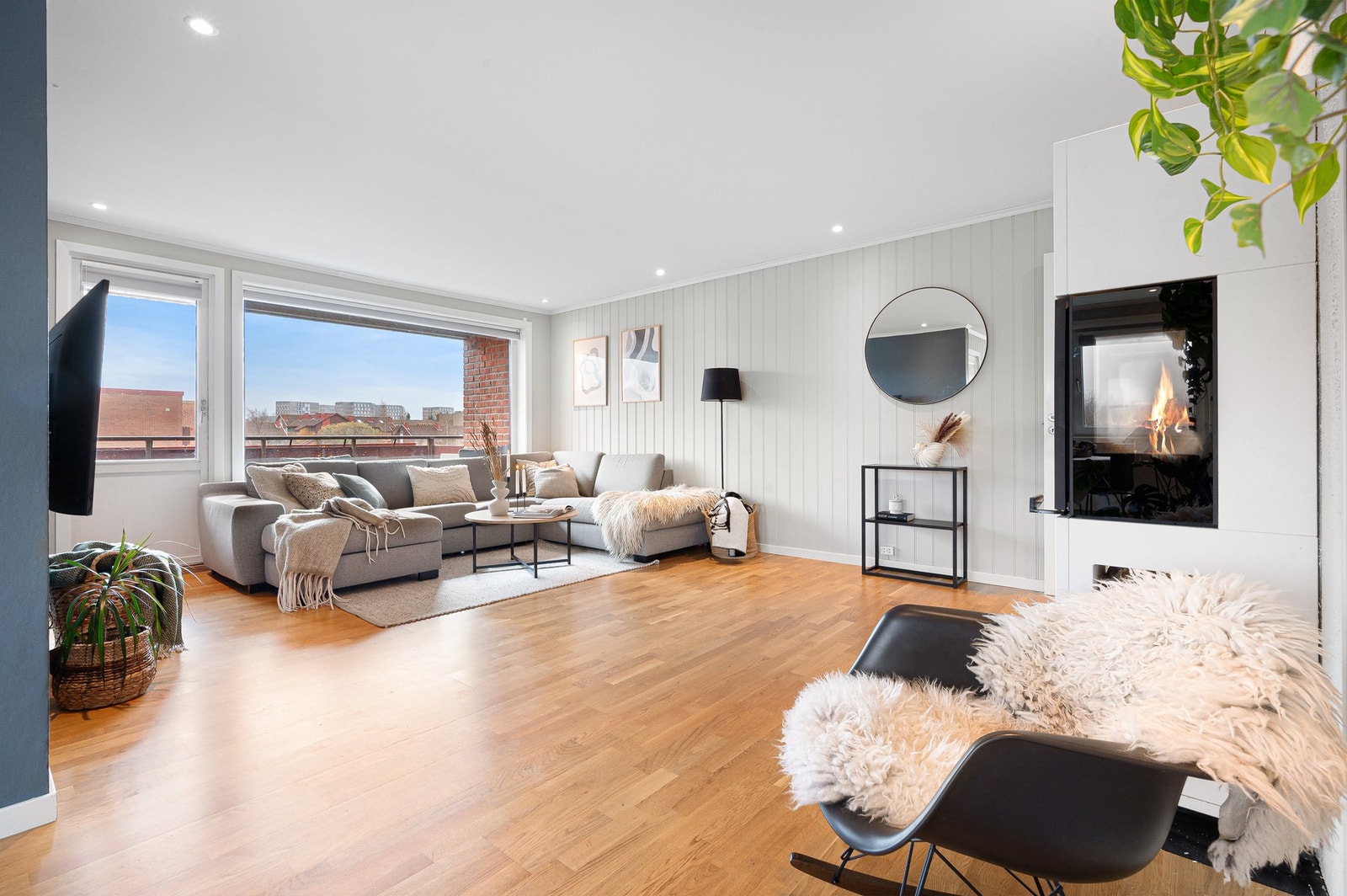 Downlights i tak i alle oppholdsrom. Galleribilde