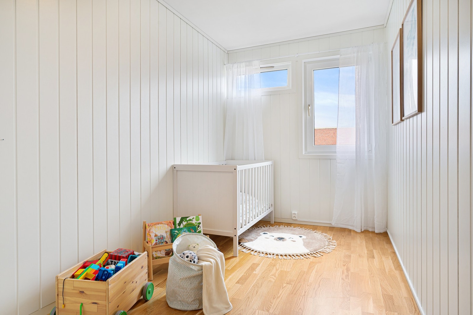 Barnerom, med god plass for seng og garderobeplass. Galleribilde