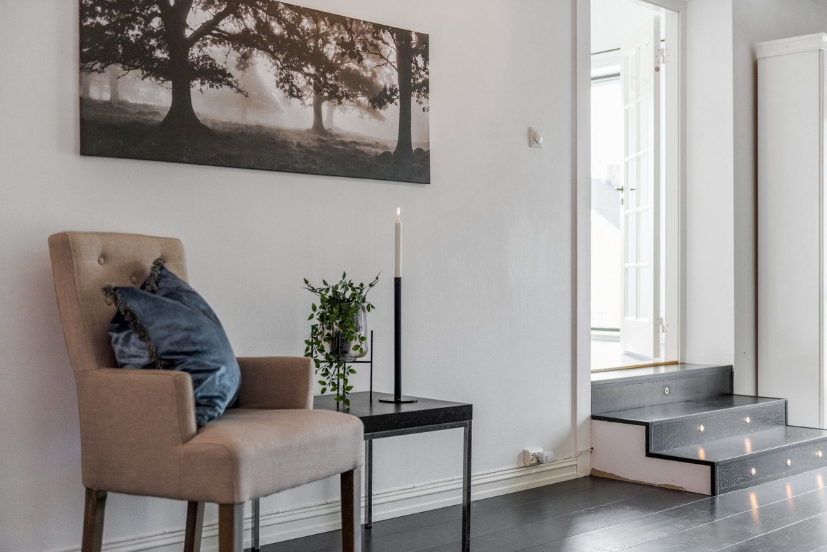 Videre kommer du inn i et romslig kjøkken/spisestue. Galleribilde