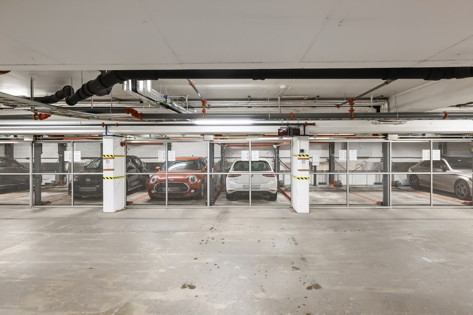 En garasjeplass i felles anlegg. Galleribilde