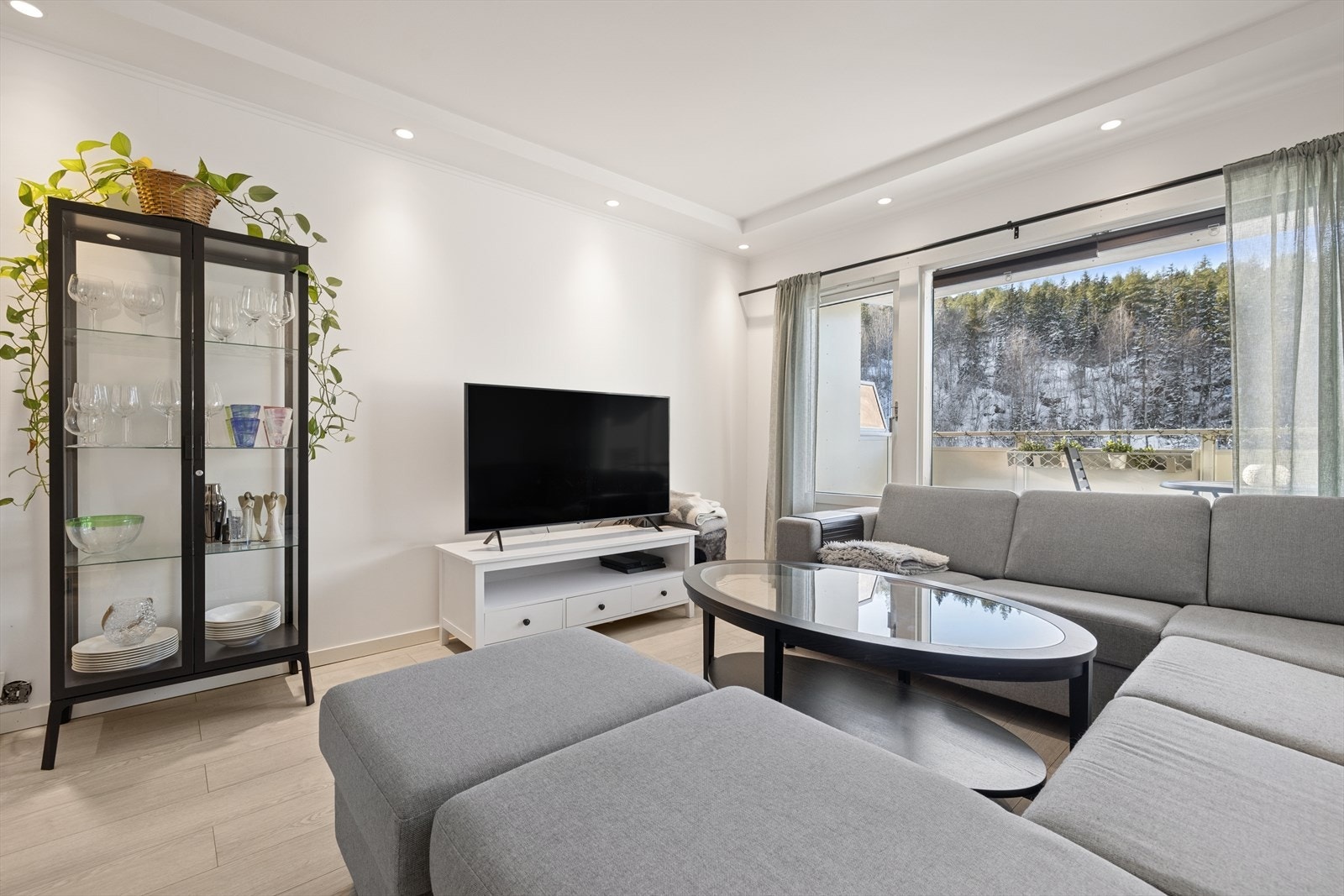 Flotte detaljer med downlights i tak Galleribilde