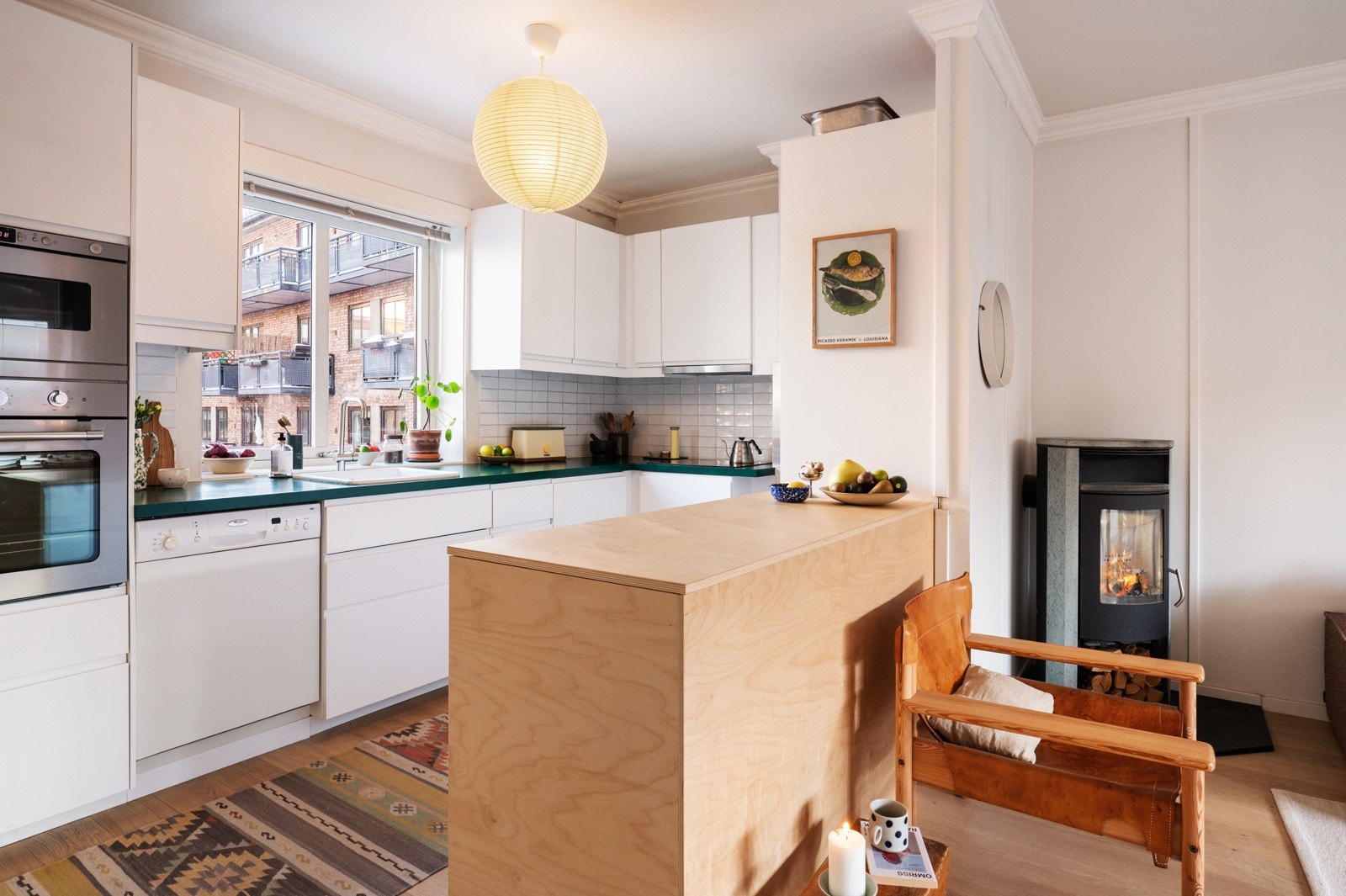 En praktisk barløsning bryter fint opp mellom sonene. Galleribilde