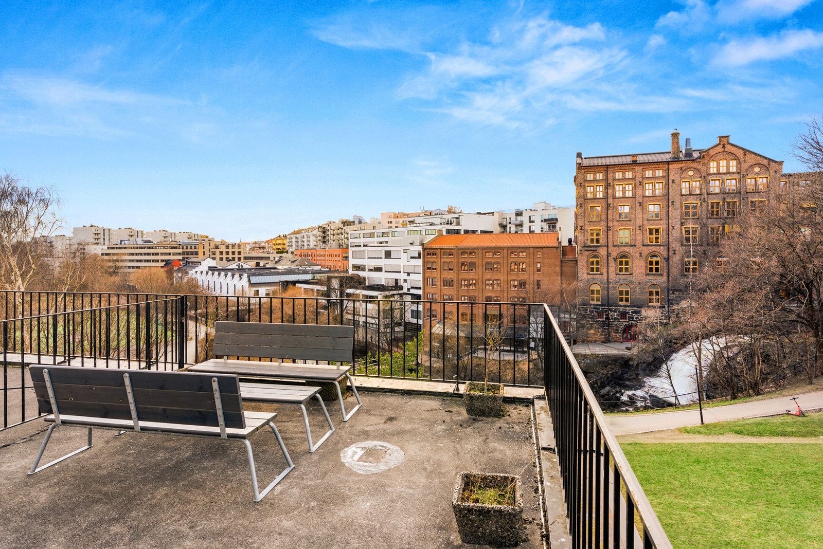 Borettslaget har også en felles terrasse i 6. etasje til glede for beboerne Galleribilde