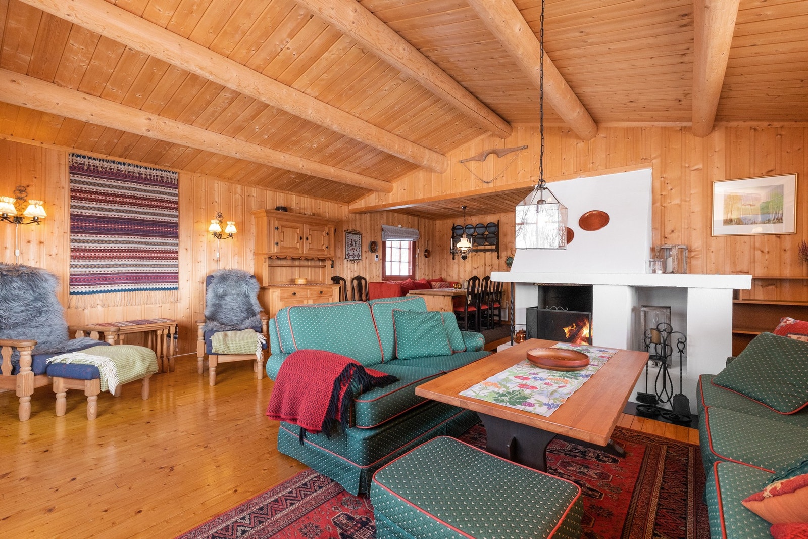 Åpent inn til spisestue Galleribilde