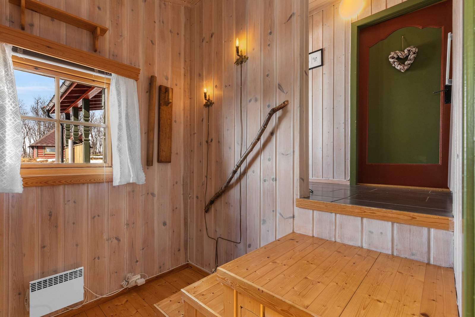 Trappeadkomst fra entré til gang Galleribilde