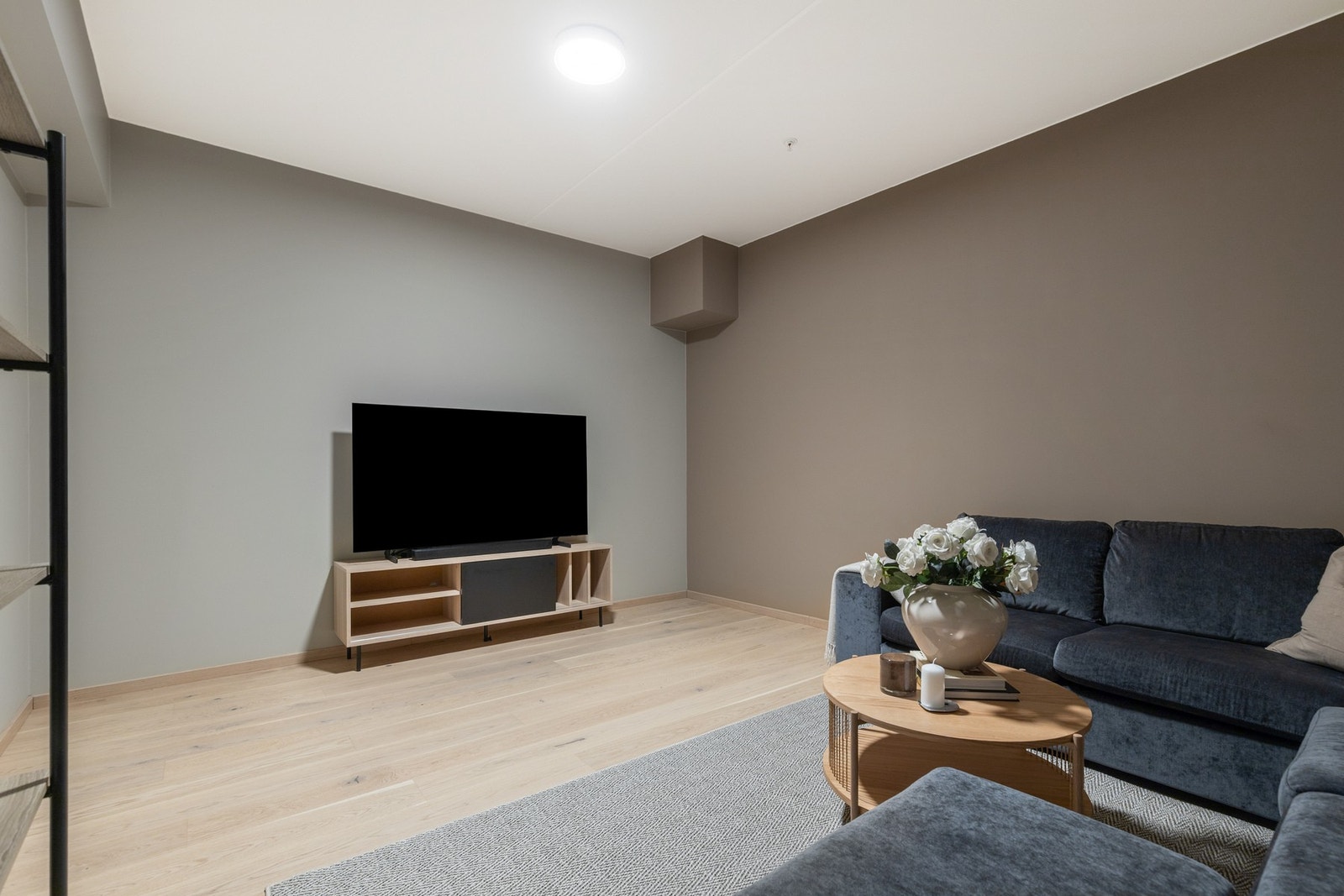 Disponibelt rom i dag innredet som tv-stue Galleribilde