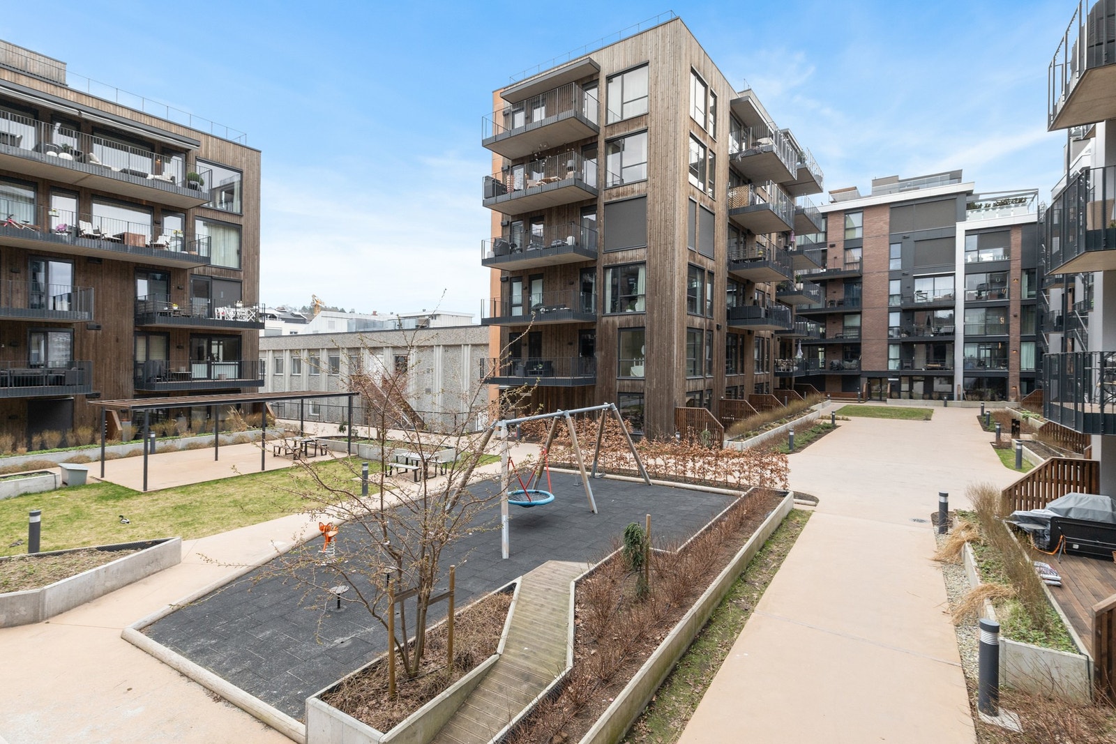 Svanegangen er et av Drammens fineste prosjekter. Lekker fasade og meget sentral beliggenhet. Galleribilde