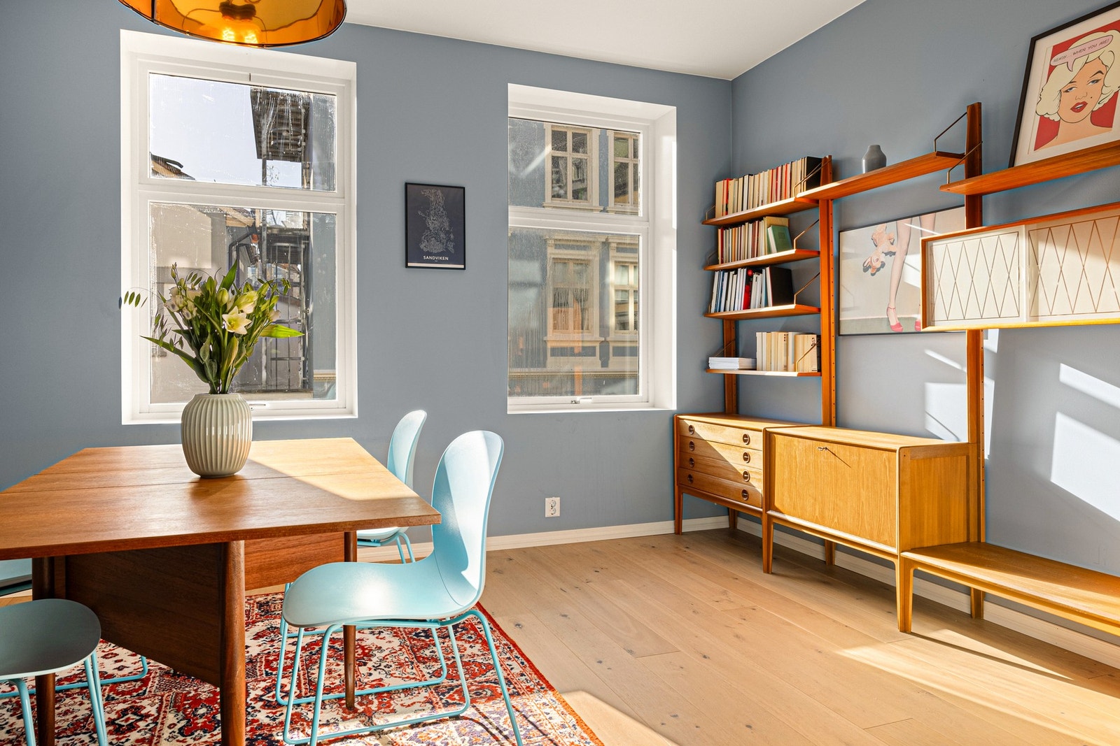 En flott bygårdsleilighet med to stuer, peis og generelt god standard! Galleribilde