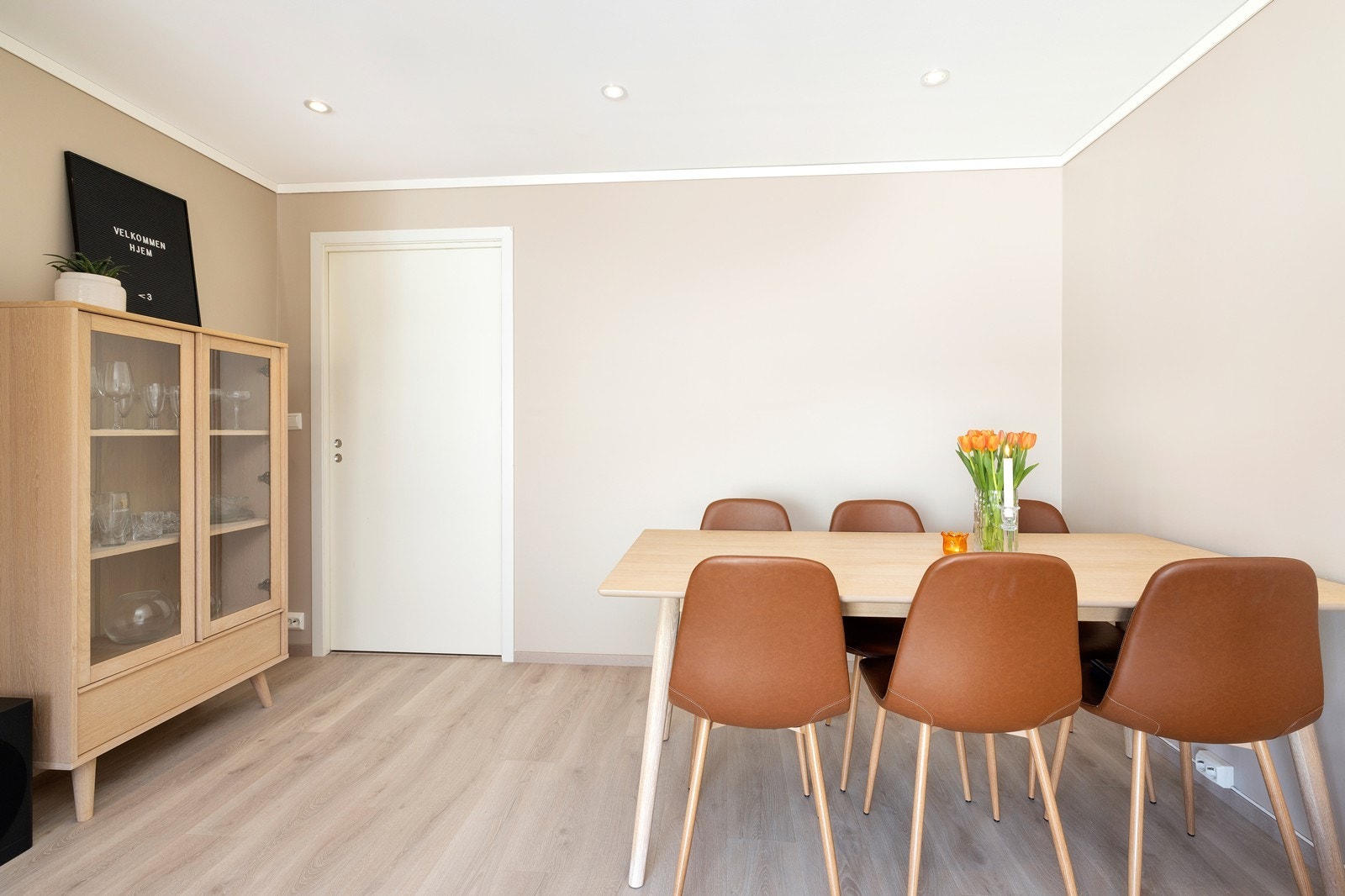God plass til spisebord Galleribilde